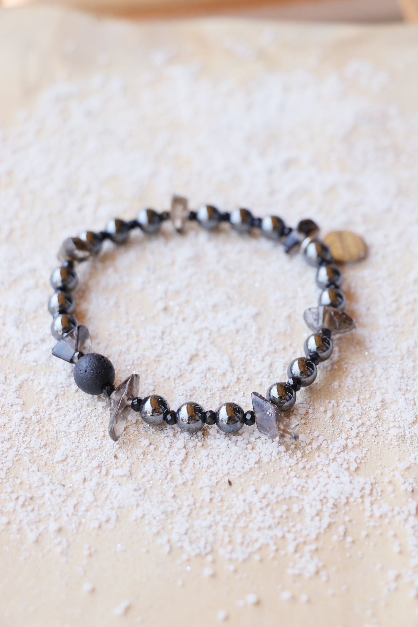Bracelet KSHANTI en Quartz Fumé – Clarté intérieure & Ancrage émotionnel