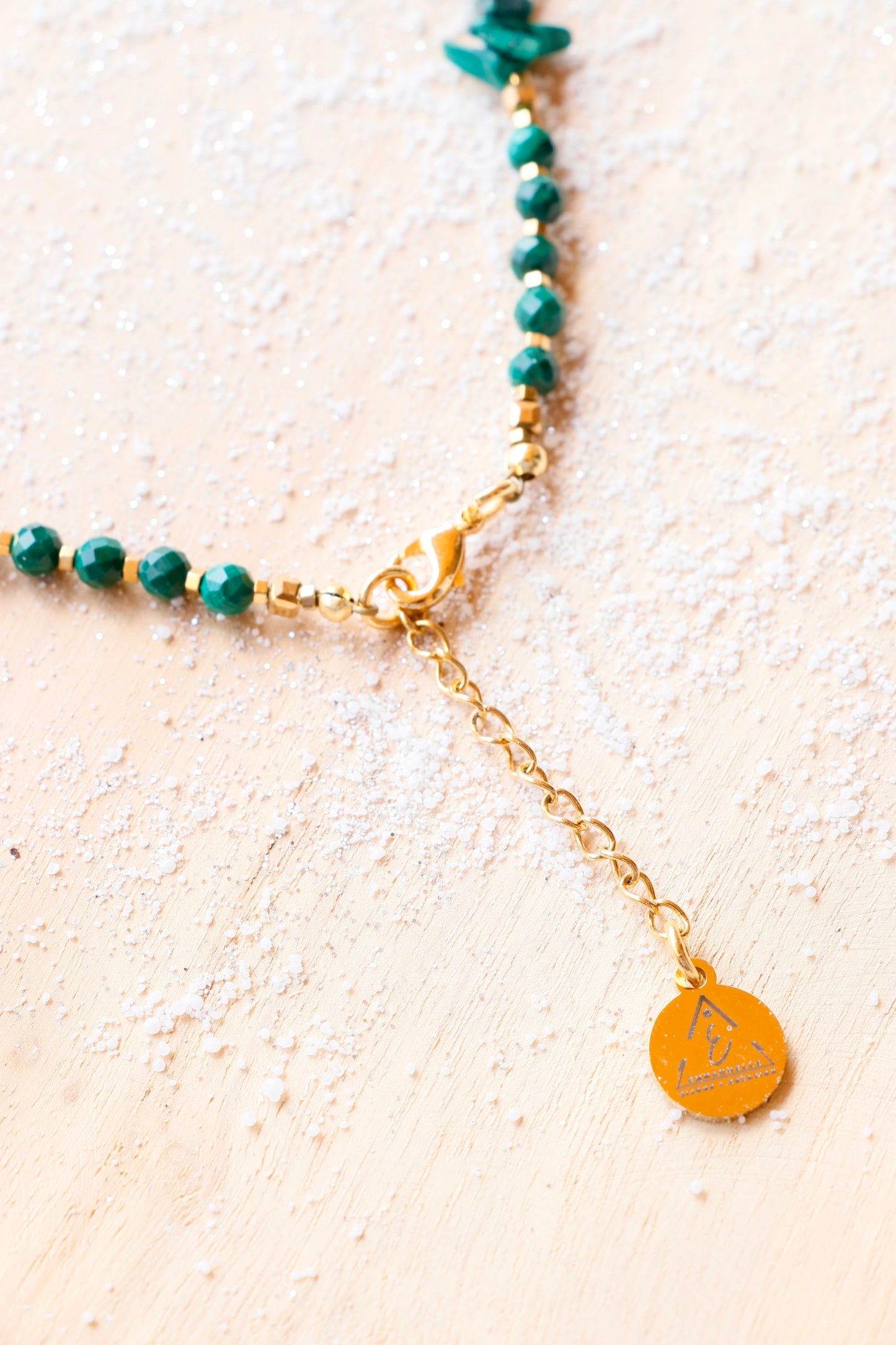 Collier Tour de Cou PARIVARTANA – Transformation & Guérison du Corps en Malachite