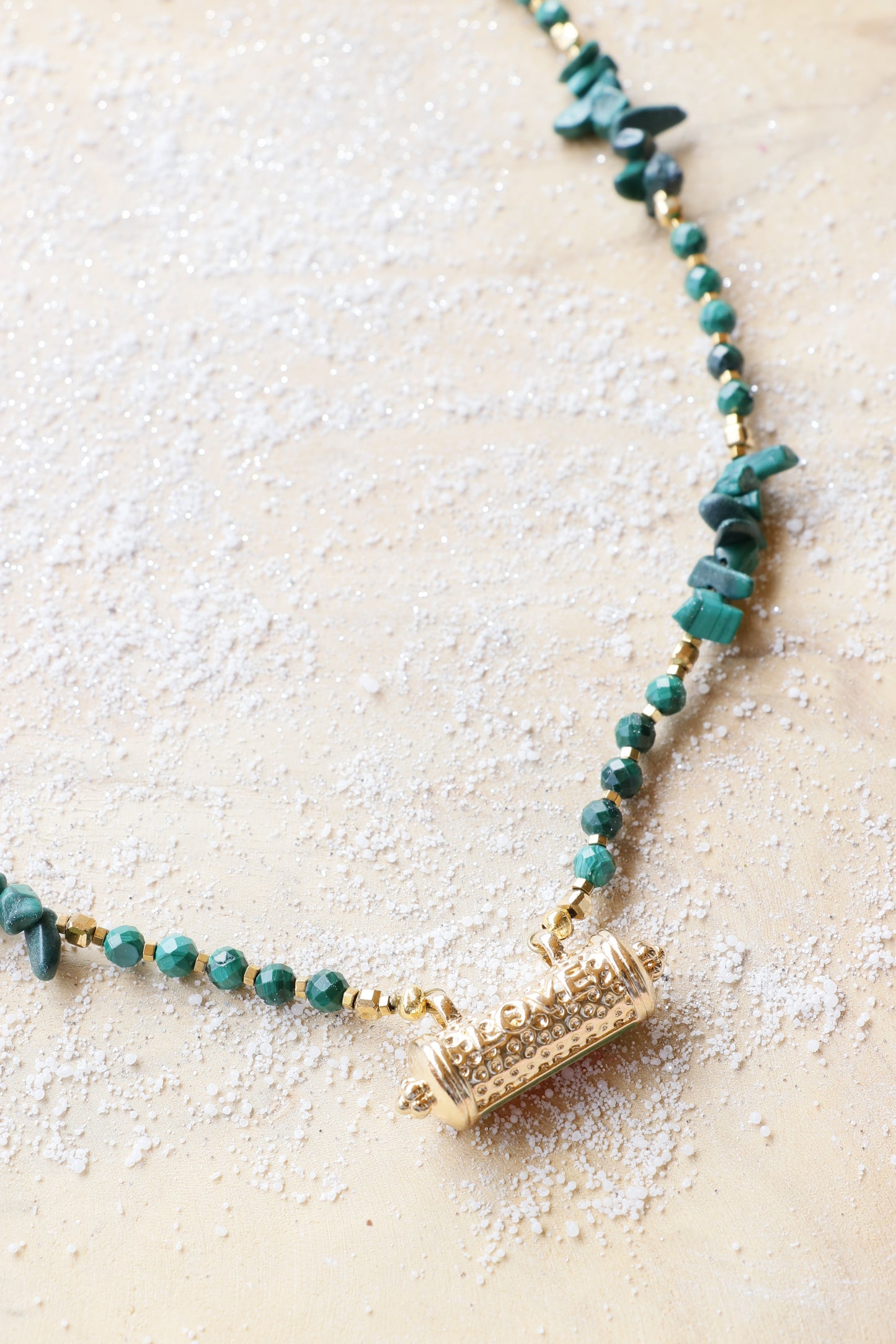 Collier Tour de Cou PARIVARTANA – Transformation & Guérison du Corps en Malachite