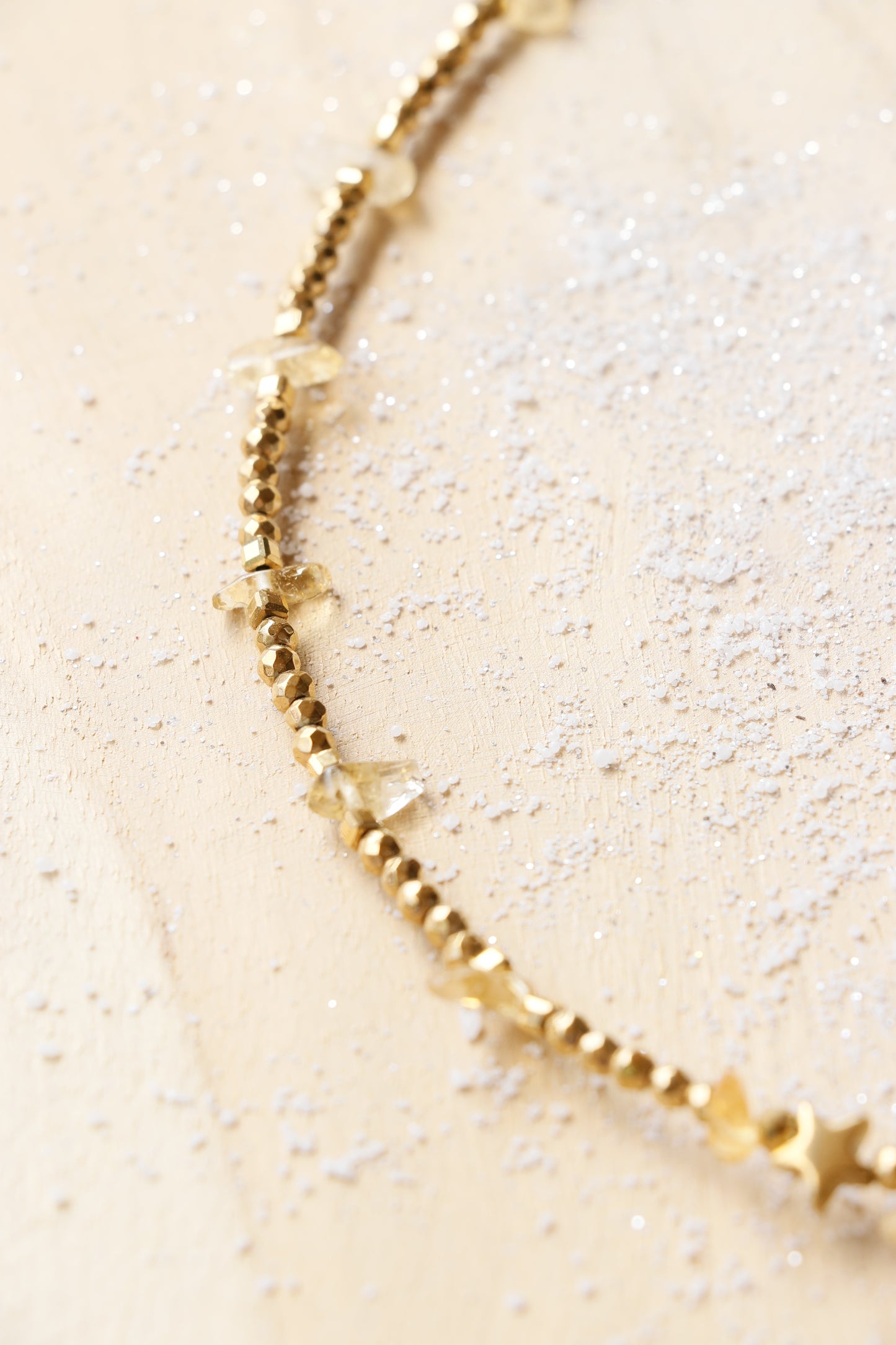 Collier Tour de Cou LAKSHMI – Abondance & Énergie Positive en pépites de Citrine