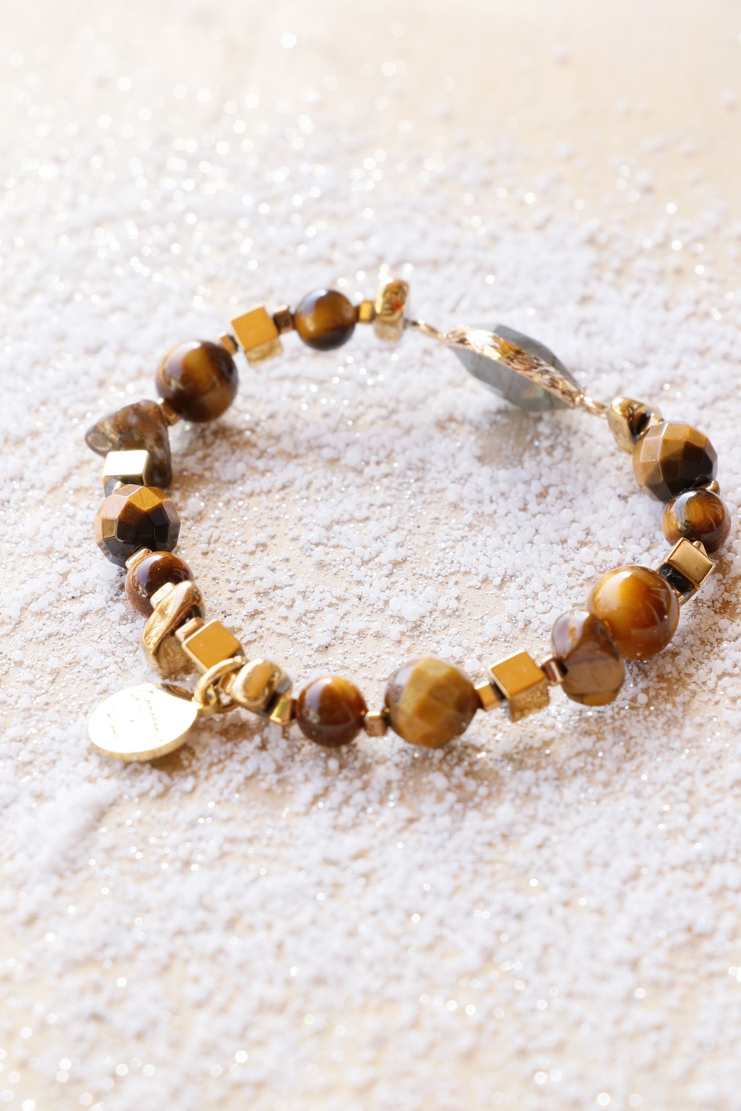 Bracelet VIRYA Confiance & Protection en Oeil de Tigre médaillon en labradorite