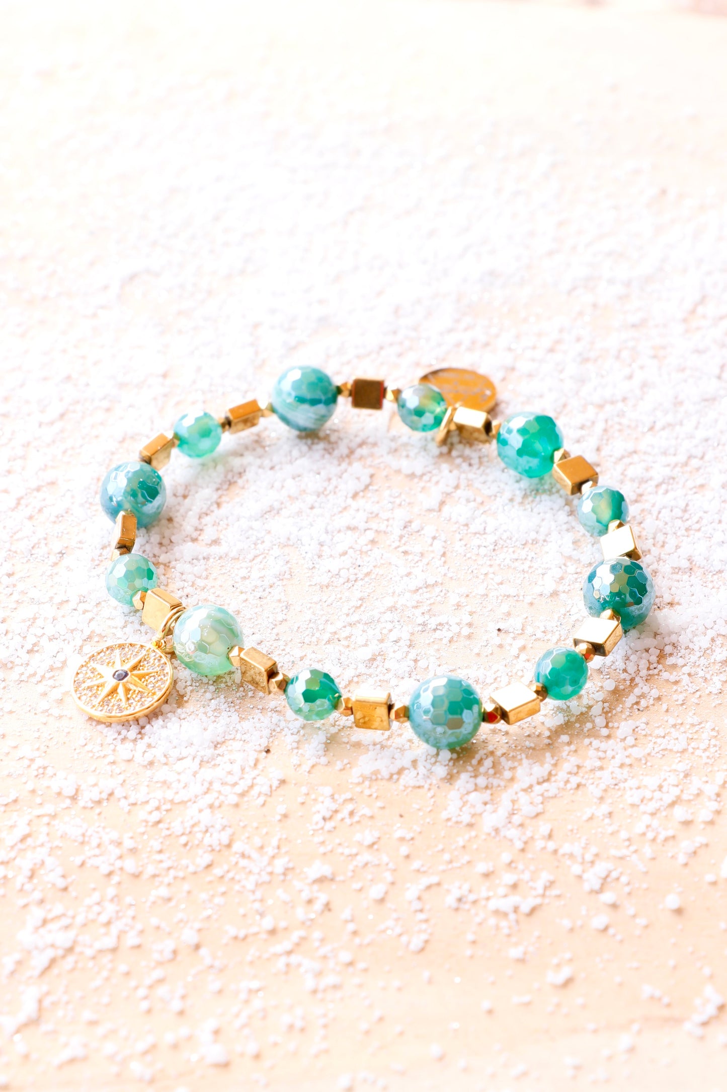 Bracelet SHANTI en Agate Émeraude pendentif boussole – Stabilité & Sérénité