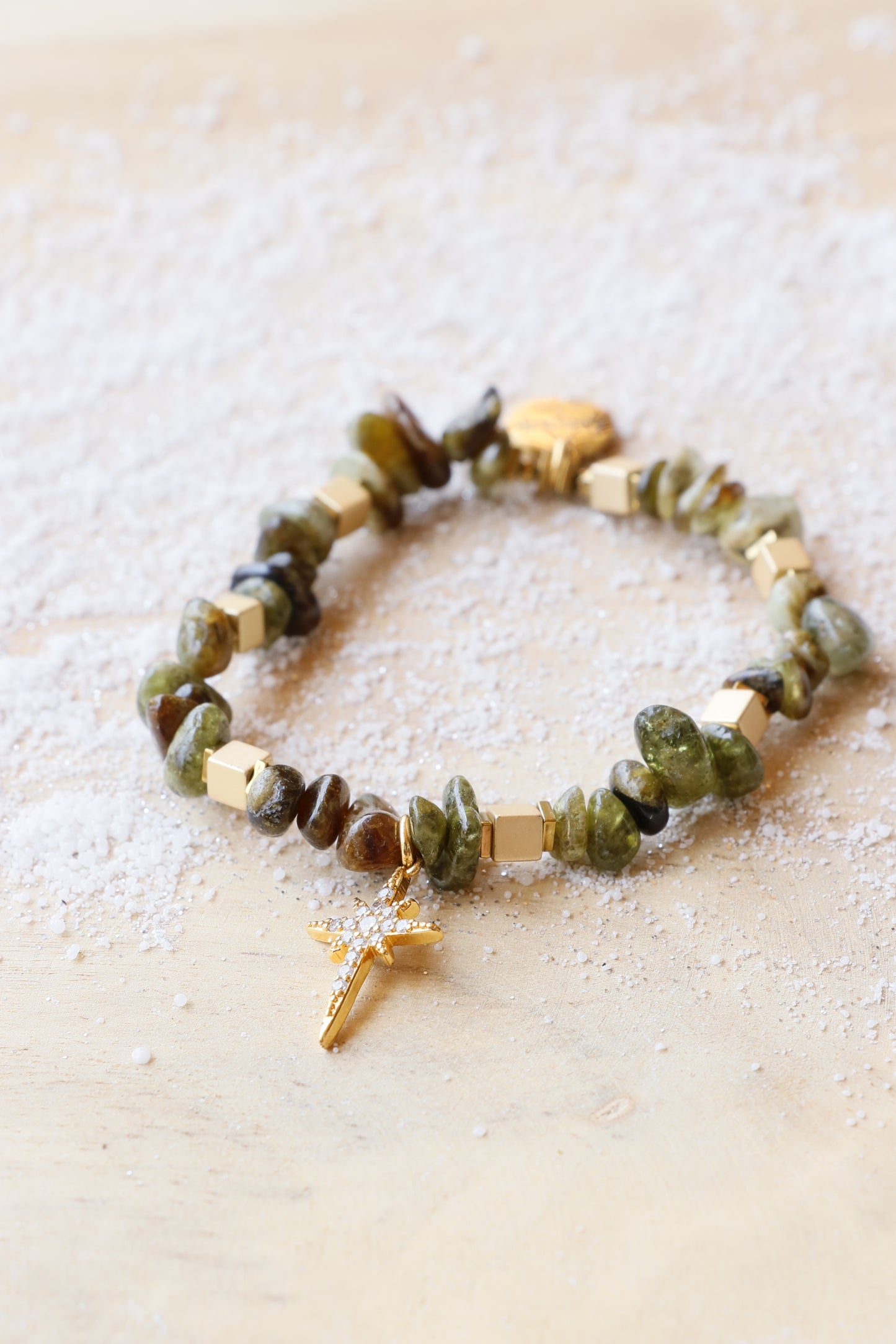 Bracelet positive énergie UTTHANA & pendentif étoile d’Orion I Renouveau & Équilibre Émotionnel en grenat vert