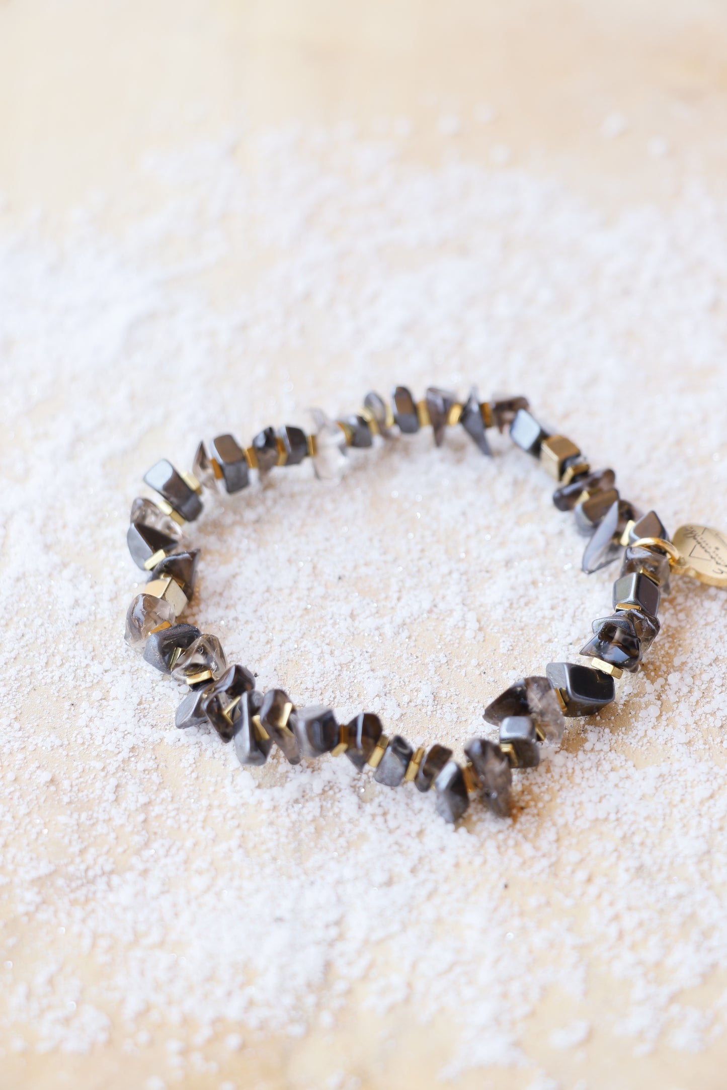 Bracelet KSHANTI en Quartz Fumé et hématite naturelle – Clarté intérieure & Ancrage émotionnel
