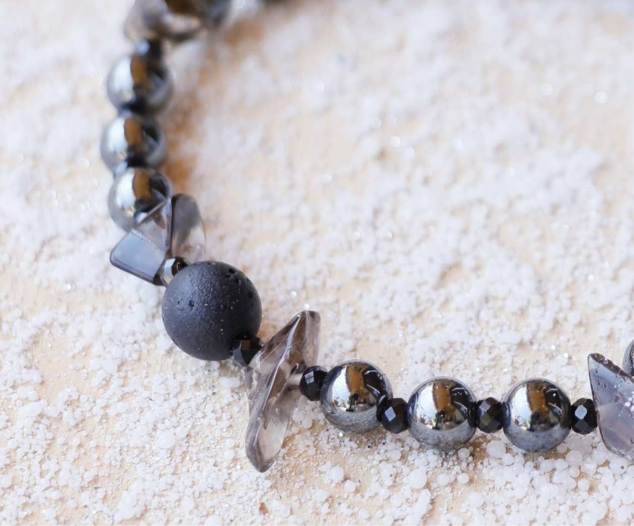 Bracelet KSHANTI en Quartz Fumé – Clarté intérieure & Ancrage émotionnel