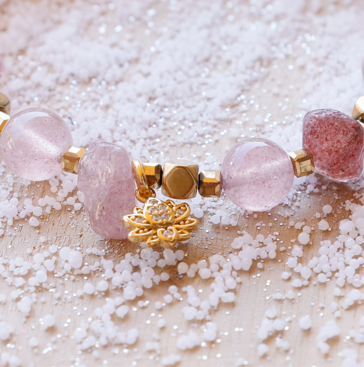Bracelet RASA en Quartz Framboise pendentif Lotus – Joie de vivre, Douceur & Amour de soi