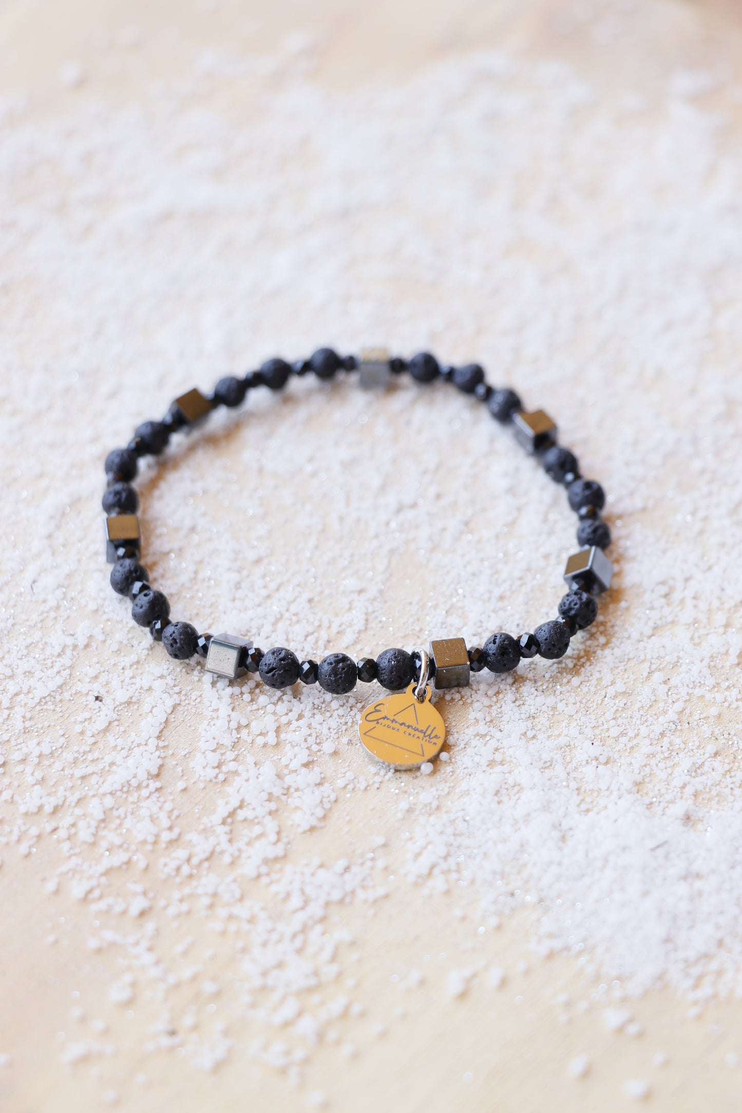 Bracelet KĀLA en Pierre de Lave & Hématite – Stabilité, courage & ancrage vital
