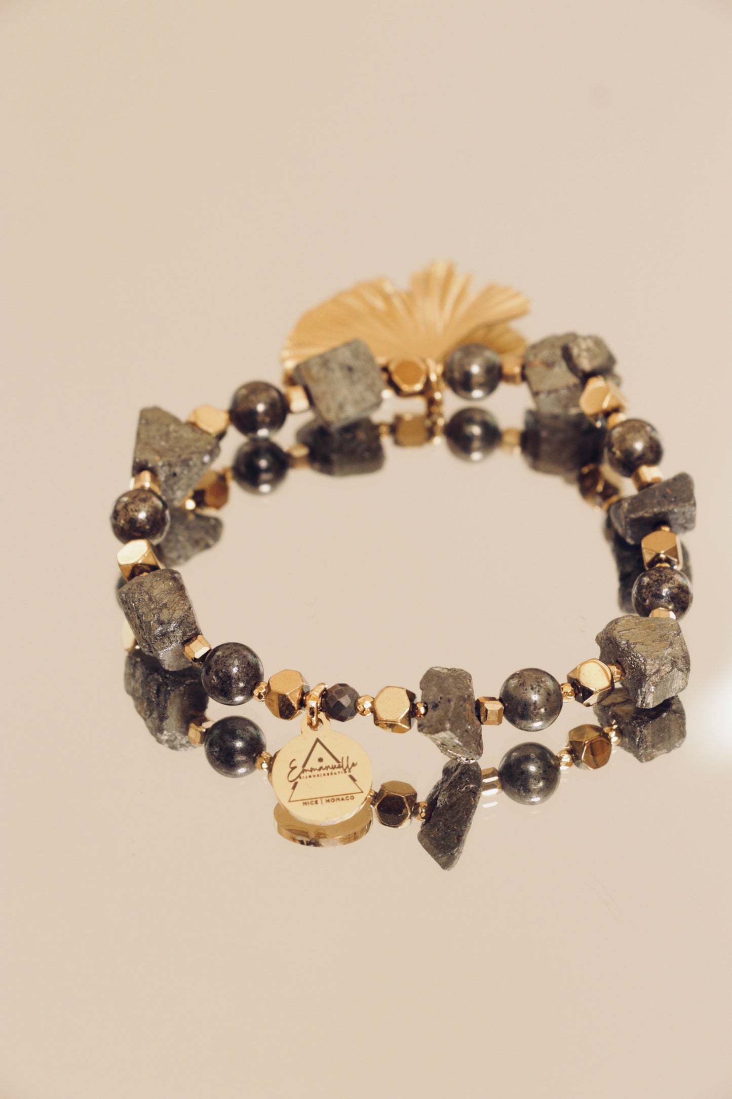 Bracelet VIBHUTI – Pendentif feuille Ginkgo - Force Intérieure & Rayonnement Personnel en Pyrite