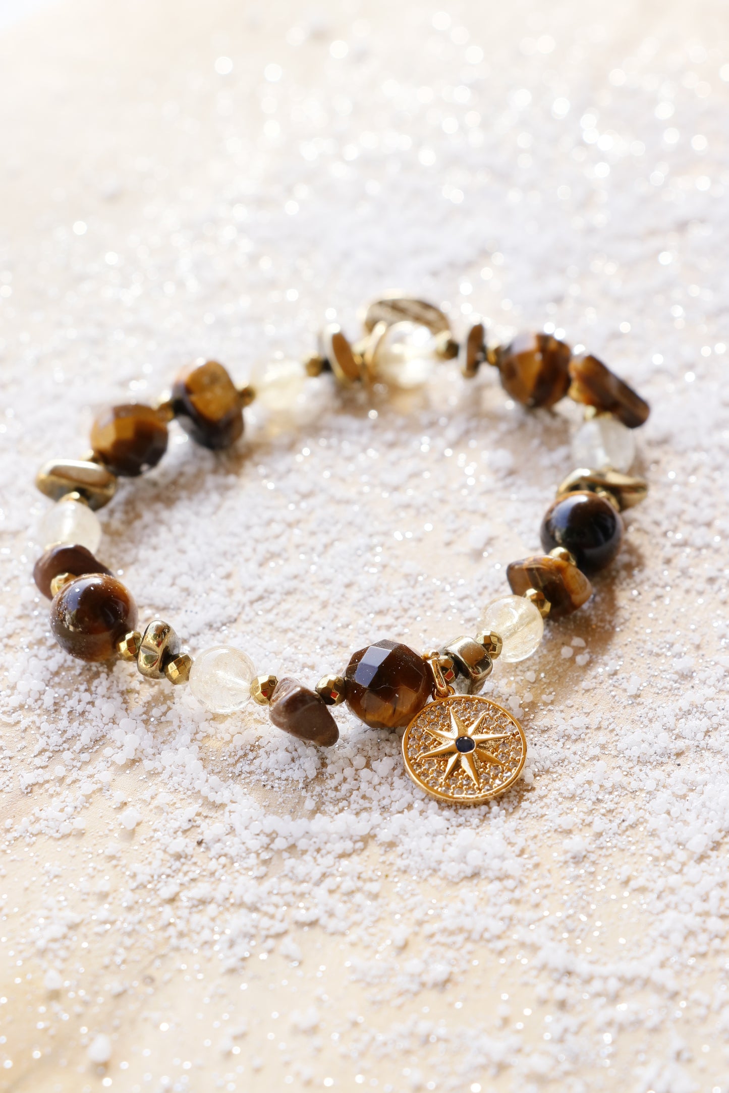 Bracelet VIRYA Confiance & Protection en Oeil de Tigre pendentif boussole