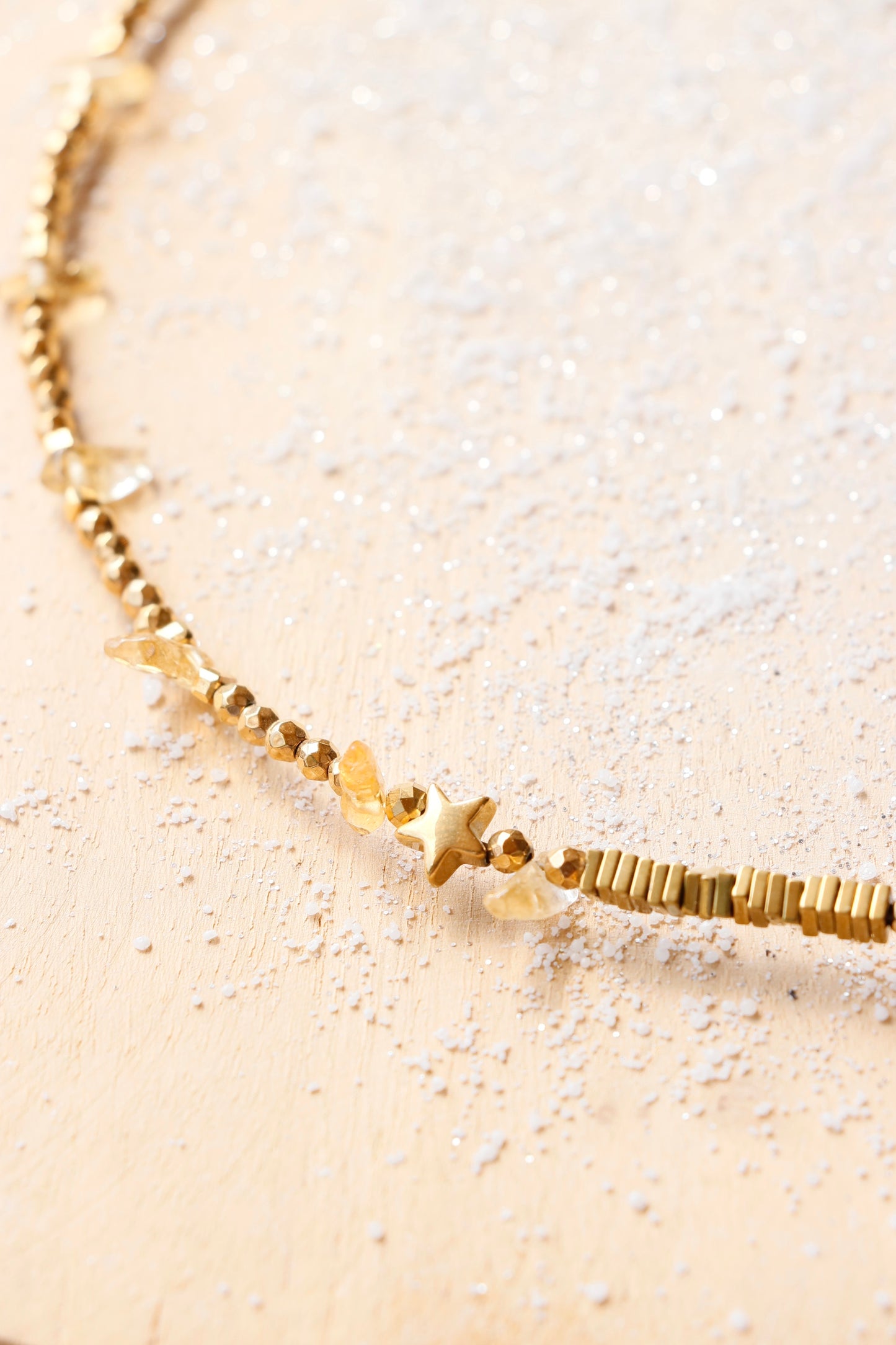 Collier Tour de Cou LAKSHMI – Abondance & Énergie Positive en pépites de Citrine
