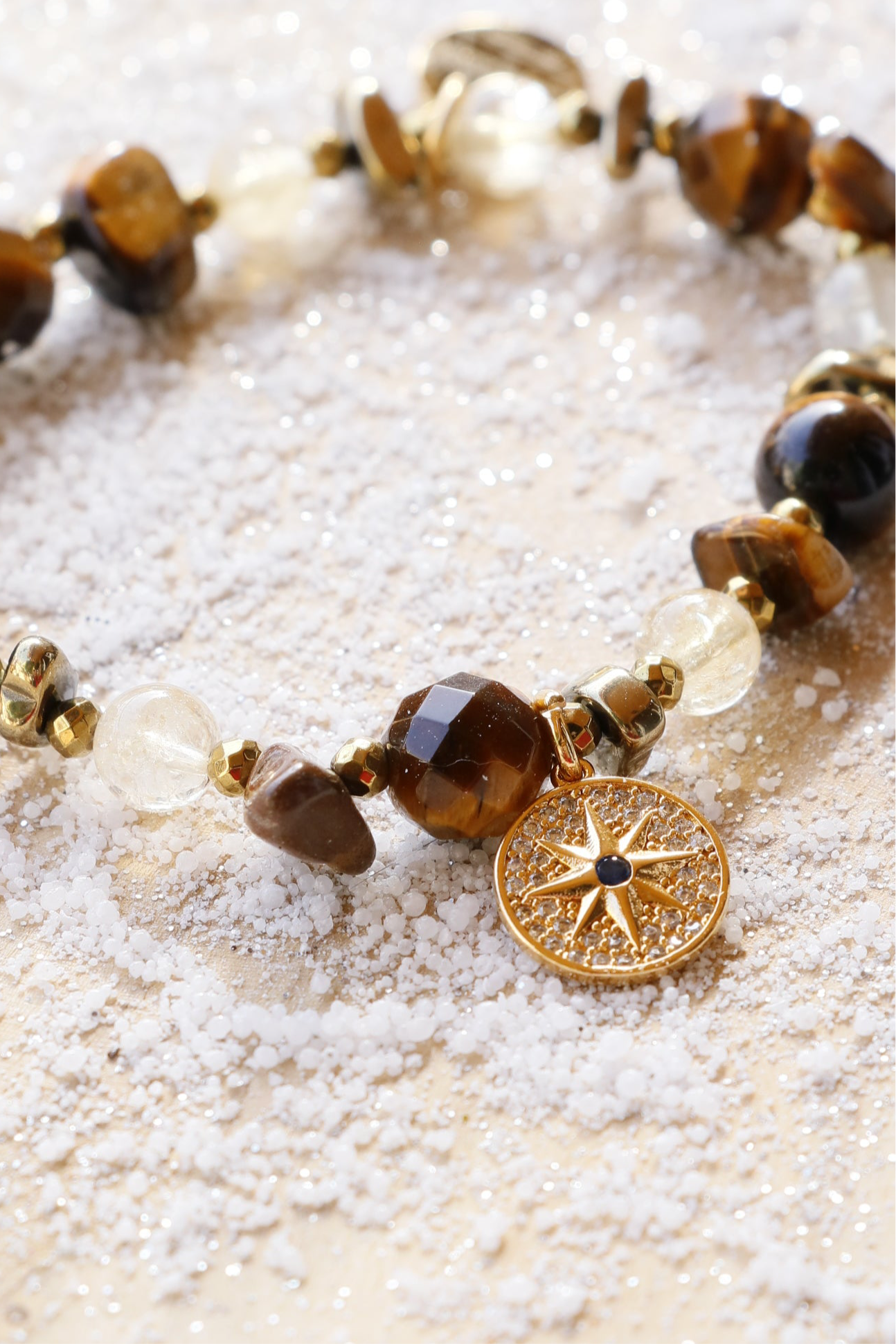 Bracelet VIRYA Confiance & Protection en Oeil de Tigre pendentif boussole