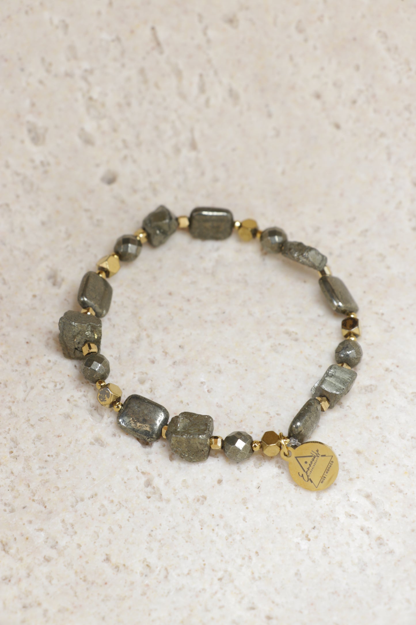 Bracelet VIBHUTI en Pyrite 🜂 Je prends ma place et je transforme en valeur ce que je fais