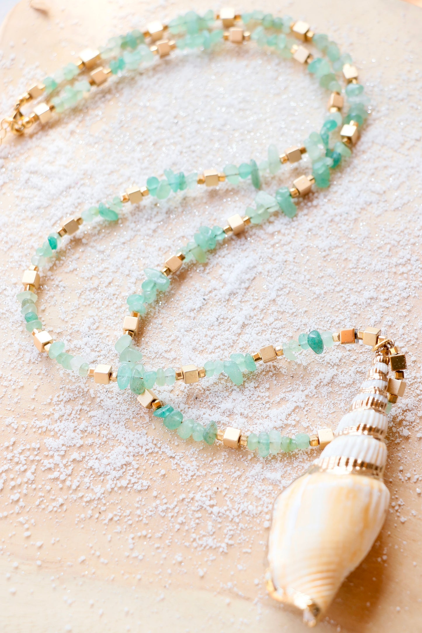 Sautoir SAMATA pendentif coquillage – Chance & Harmonie en Aventurine