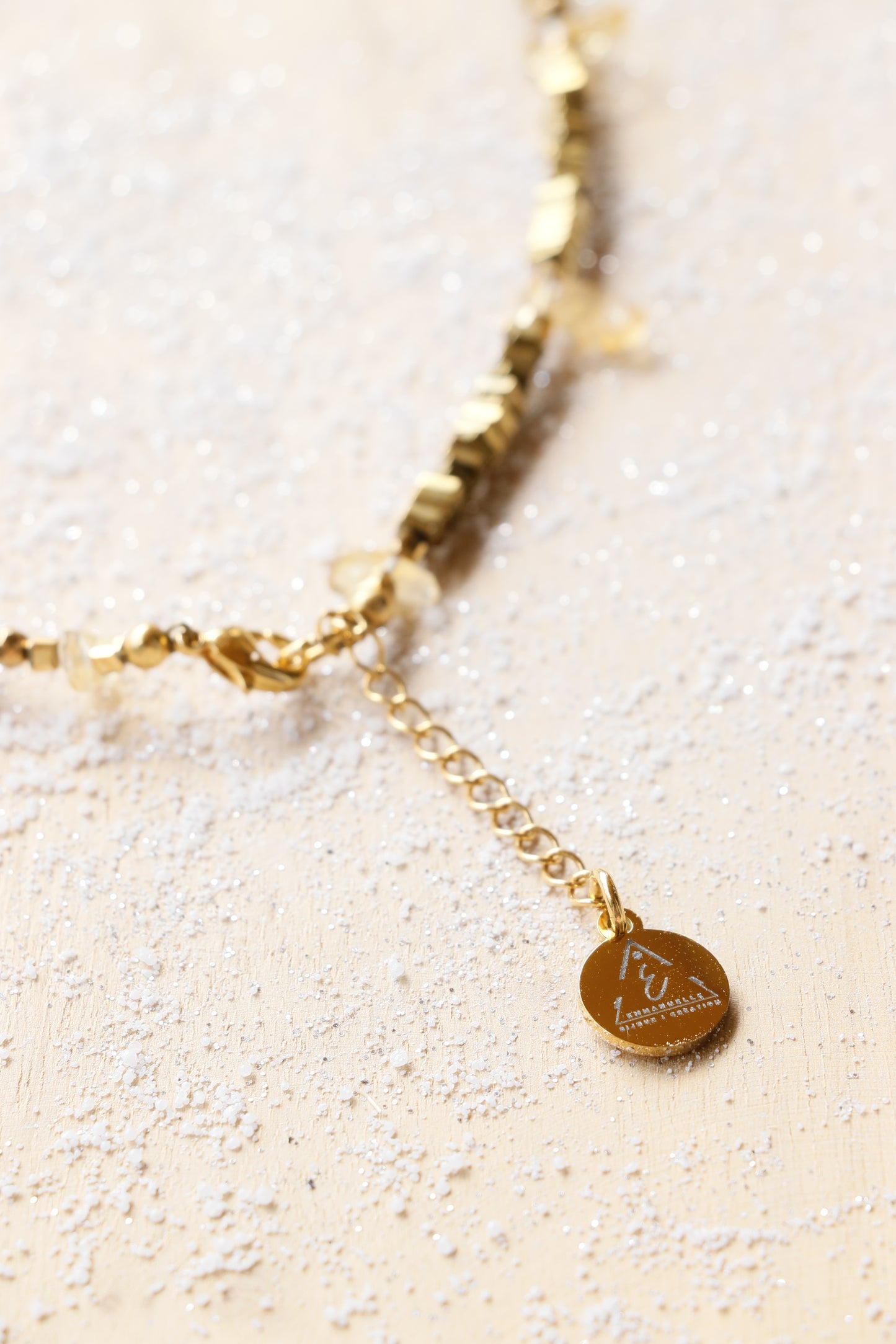 Collier Tour de Cou LAKSHMI – Abondance & Énergie Positive en pépites de Citrine