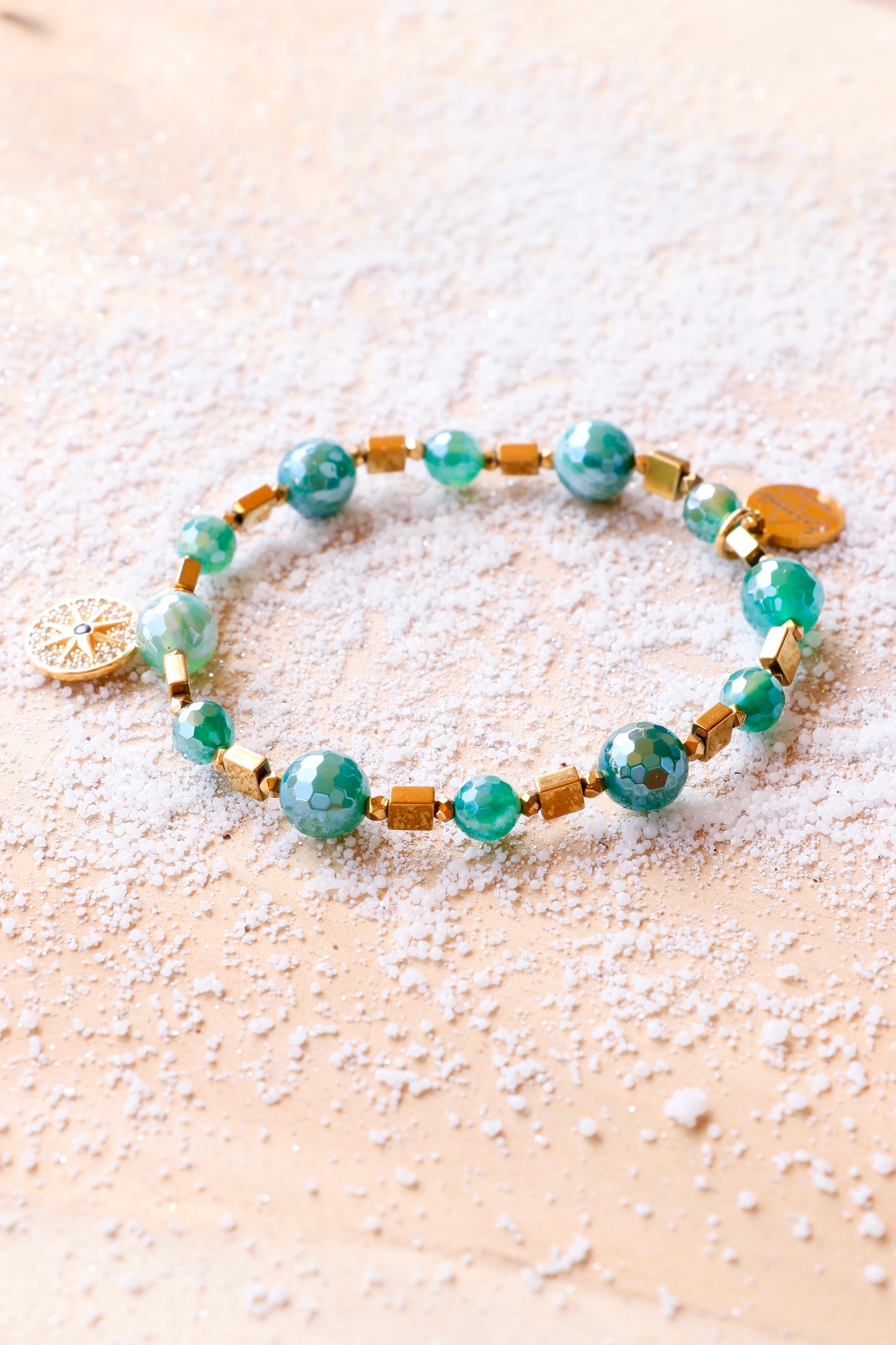 Bracelet SHANTI en Agate Émeraude pendentif boussole – Stabilité & Sérénité