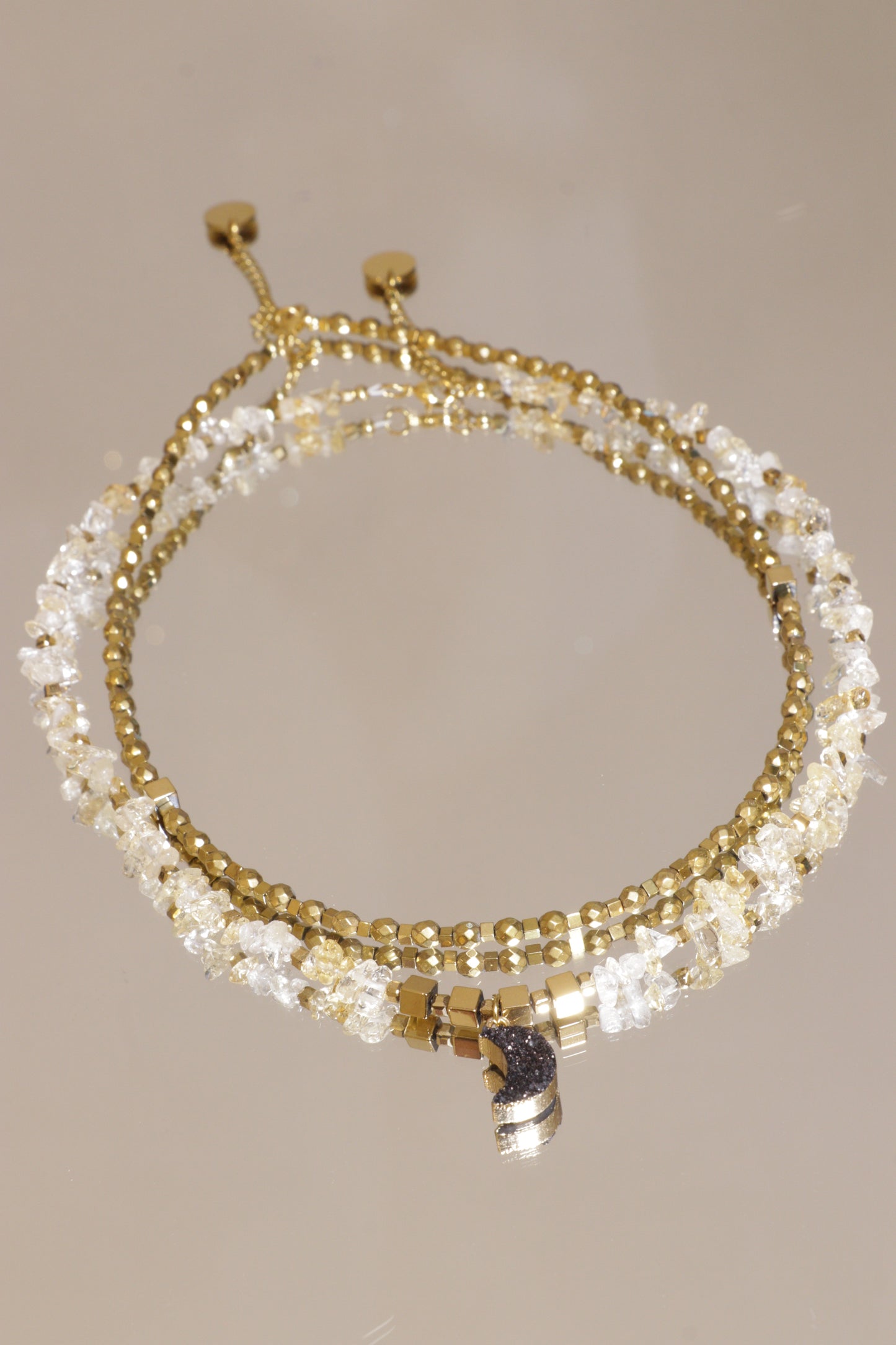 Collier Tour de cou pendentif Lune noire LAKSHMI Abondance & Énergie Positive en Citrine