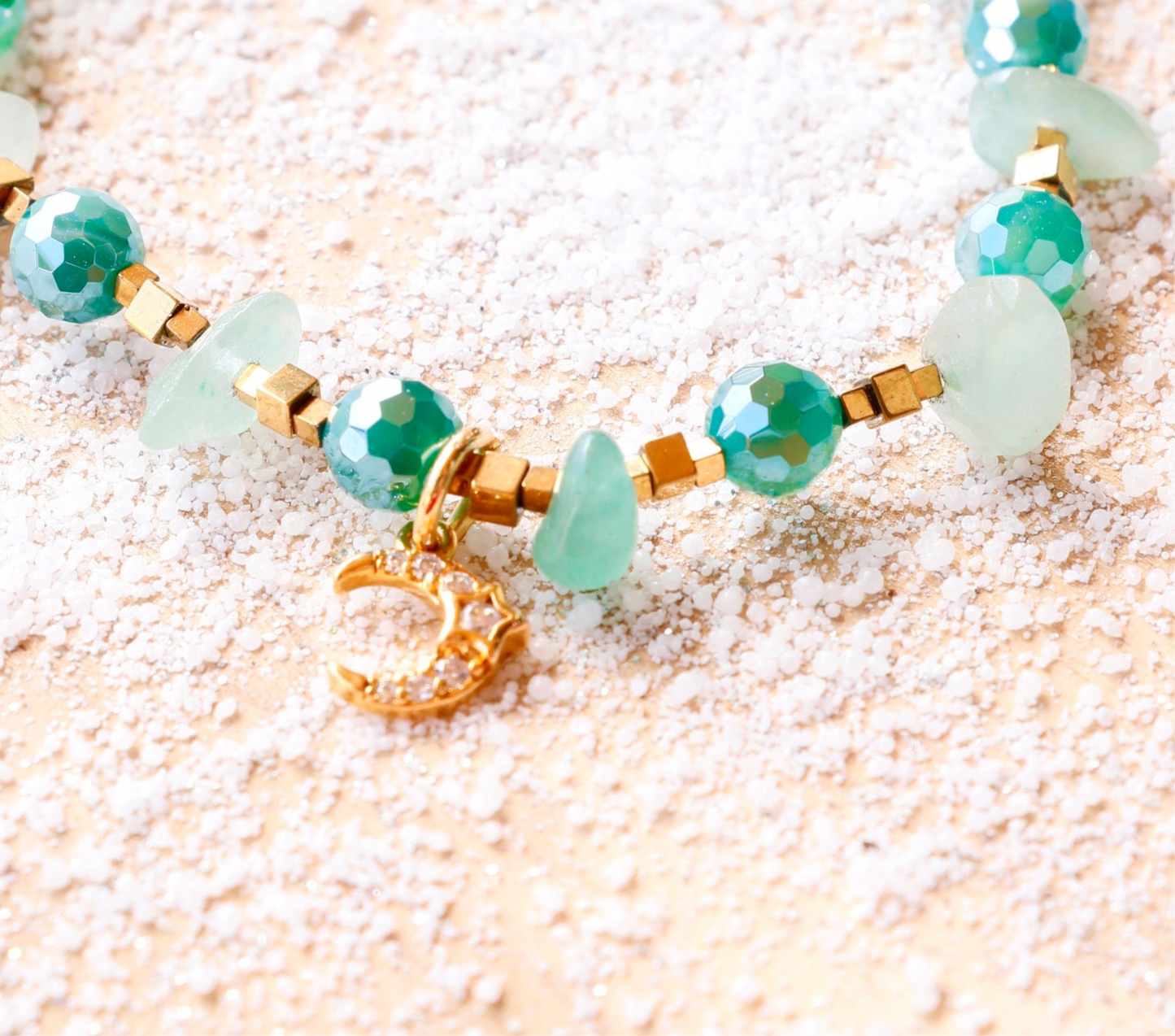 Bracelet SHANTI en Agate Émeraude & pépites d'aventurine pendentif lune – Stabilité & Sérénité