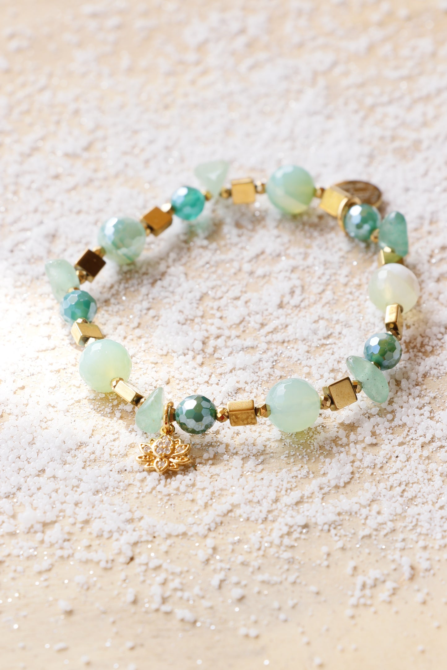 Bracelet SHANTI – Stabilité & Sérénité en Agate Émeraude et Aventurine pendentif Lotus