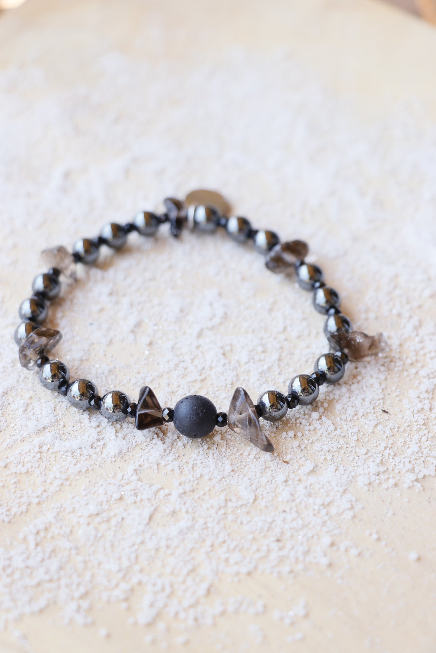 Bracelet KSHANTI en Quartz Fumé – Clarté intérieure & Ancrage émotionnel