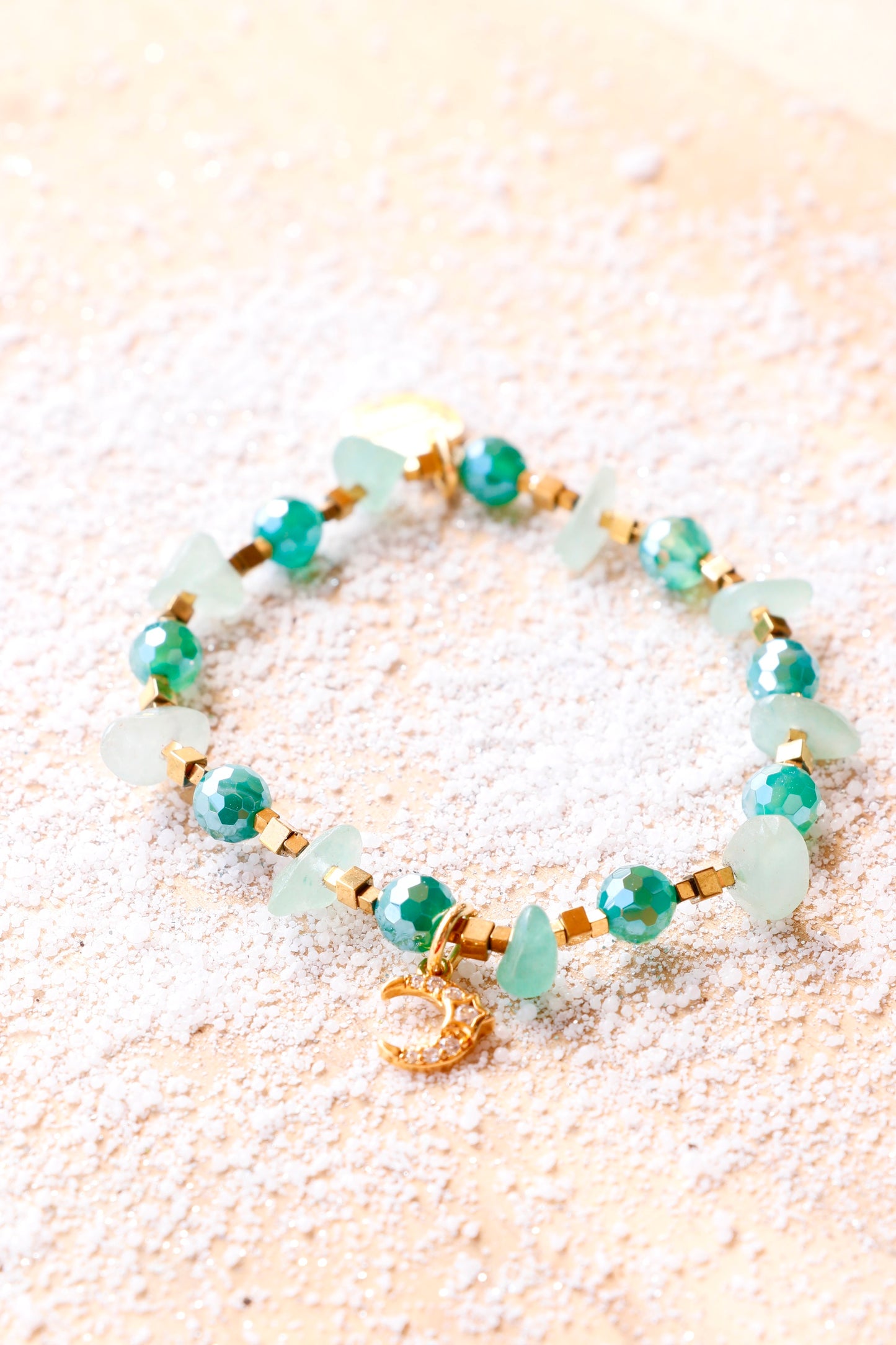 Bracelet SHANTI en Agate Émeraude & pépites d'aventurine pendentif lune – Stabilité & Sérénité