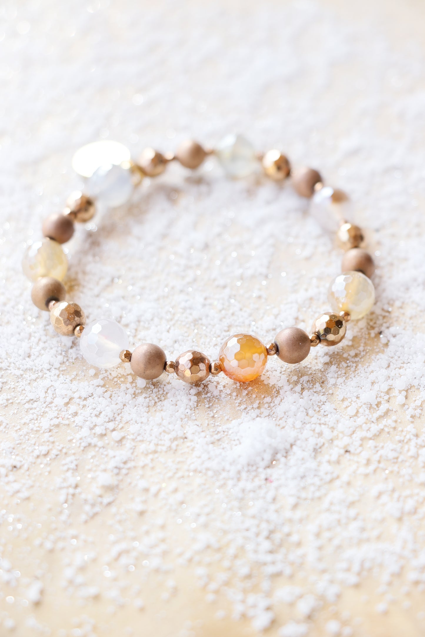 Bracelet SHANTI en Agate Mandarine – Stabilité & Sérénité