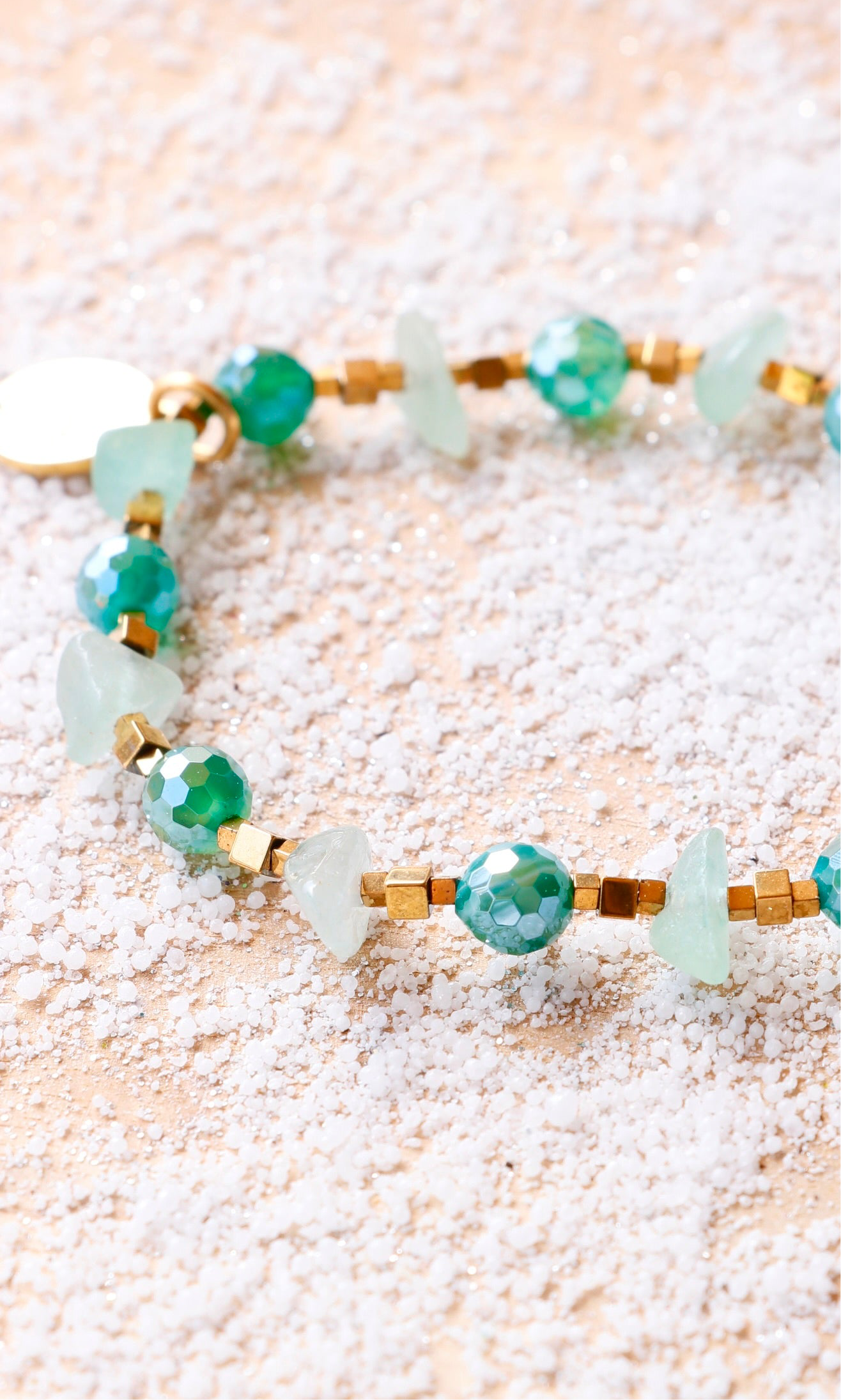 Bracelet SHANTI en Agate Émeraude & pépites d'aventurine pendentif lune – Stabilité & Sérénité