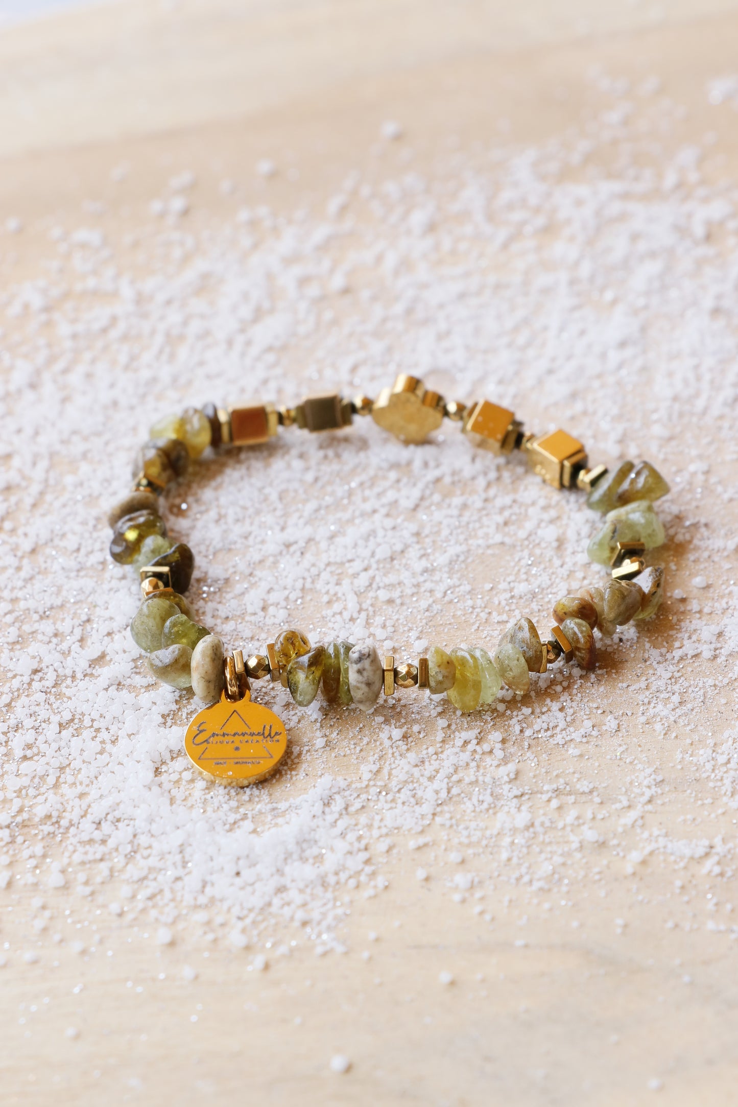 Bracelet positive énergie UTTHANA Renouveau & Équilibre Émotionnel en grenat vert