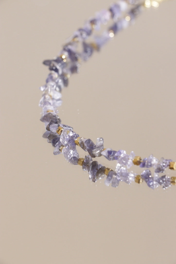 Collier JNĀNA en Iolite – Intuition, Clarté & Connexion intérieure