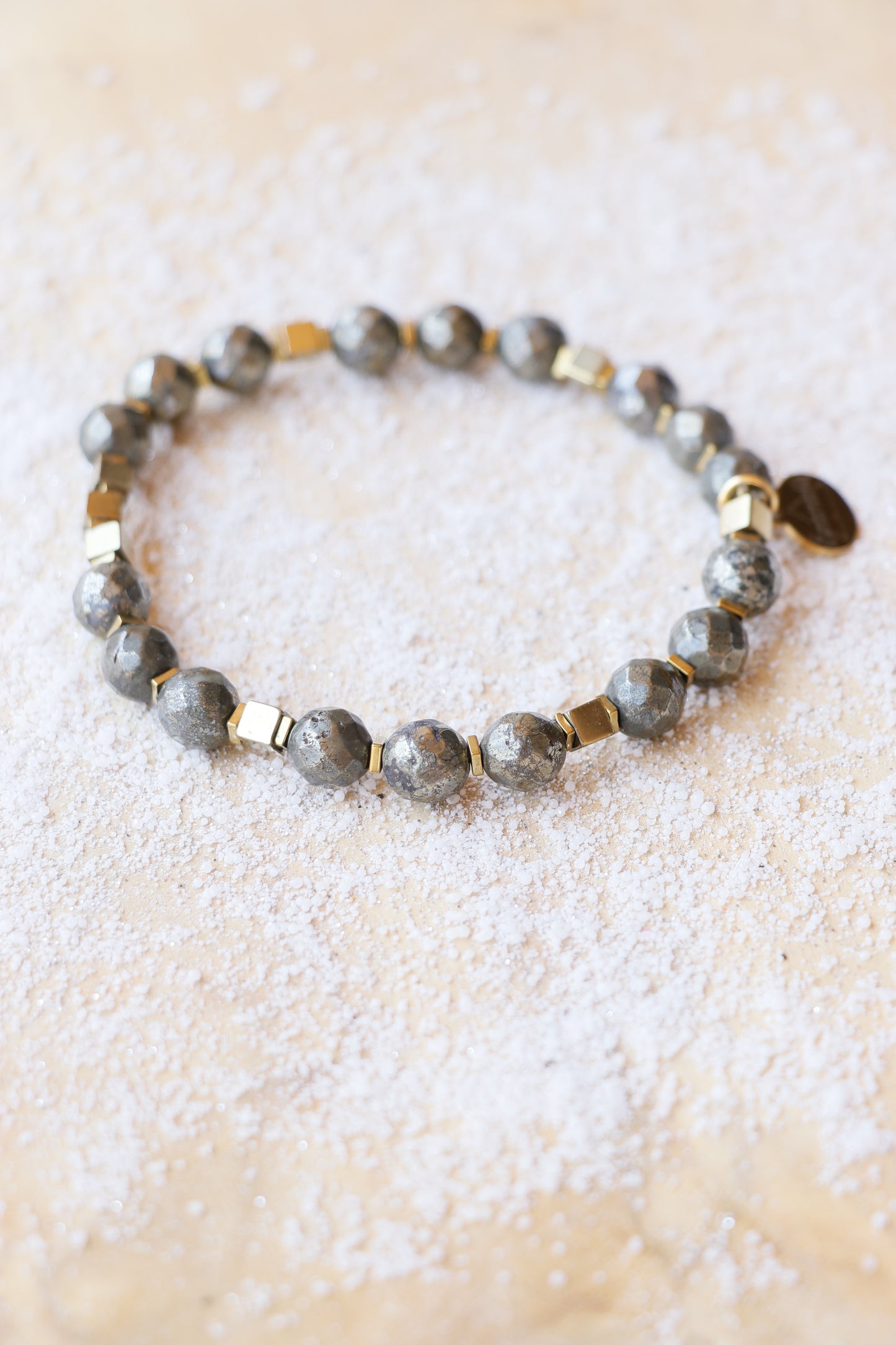 Bracelet VIBHUTI – Force Intérieure & Rayonnement Personnel en Pyrite