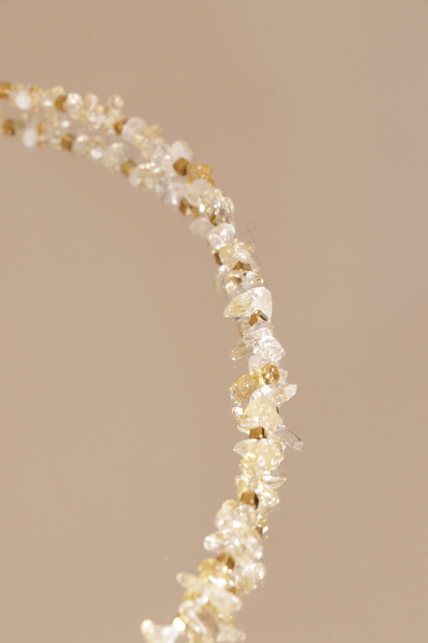 Collier Tour de cou pendentif Lune noire LAKSHMI Abondance & Énergie Positive en Citrine