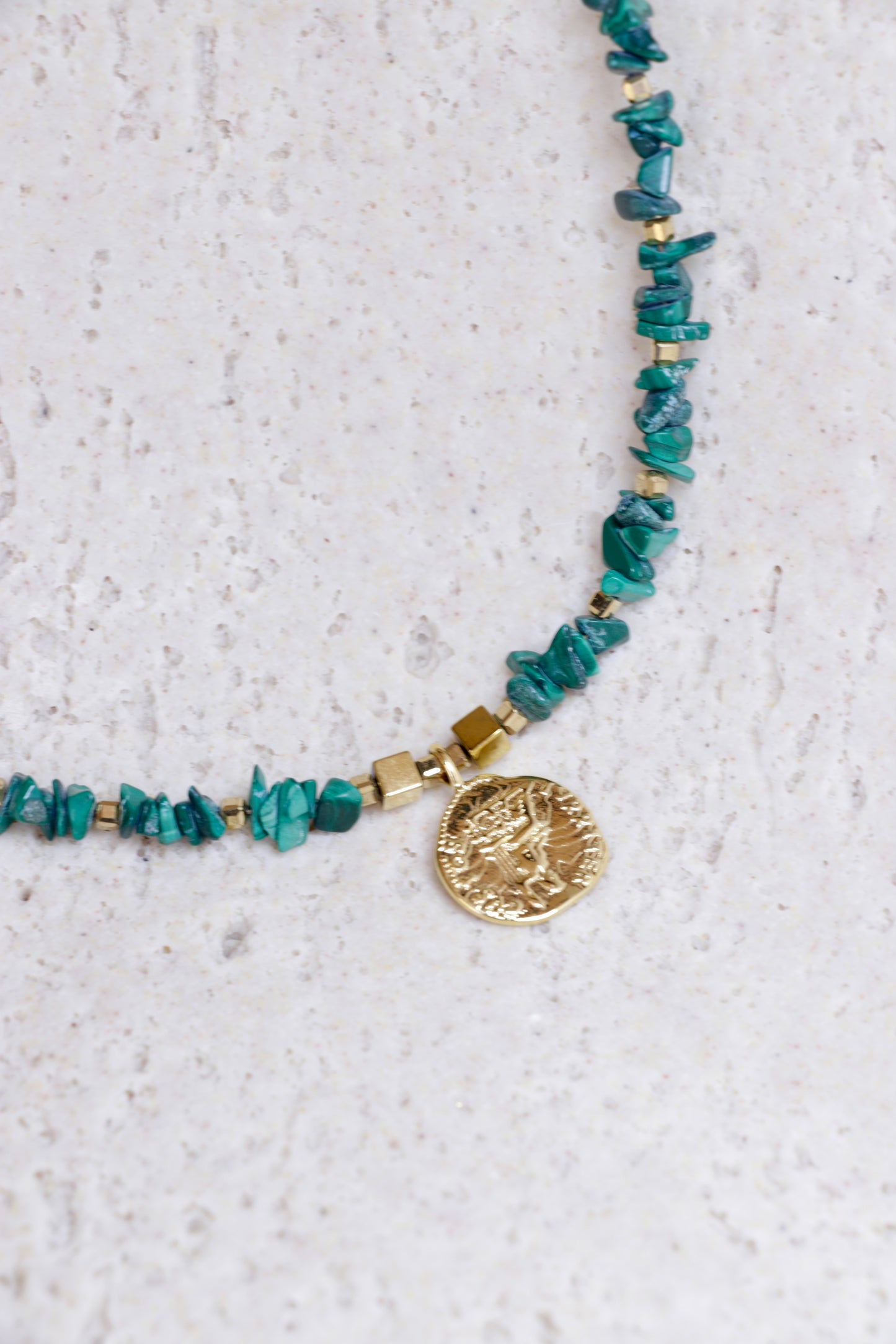 Collier Tour de cou PARIVARTANA en Malachite 🜂 Je traverse. Je transforme. Je deviens