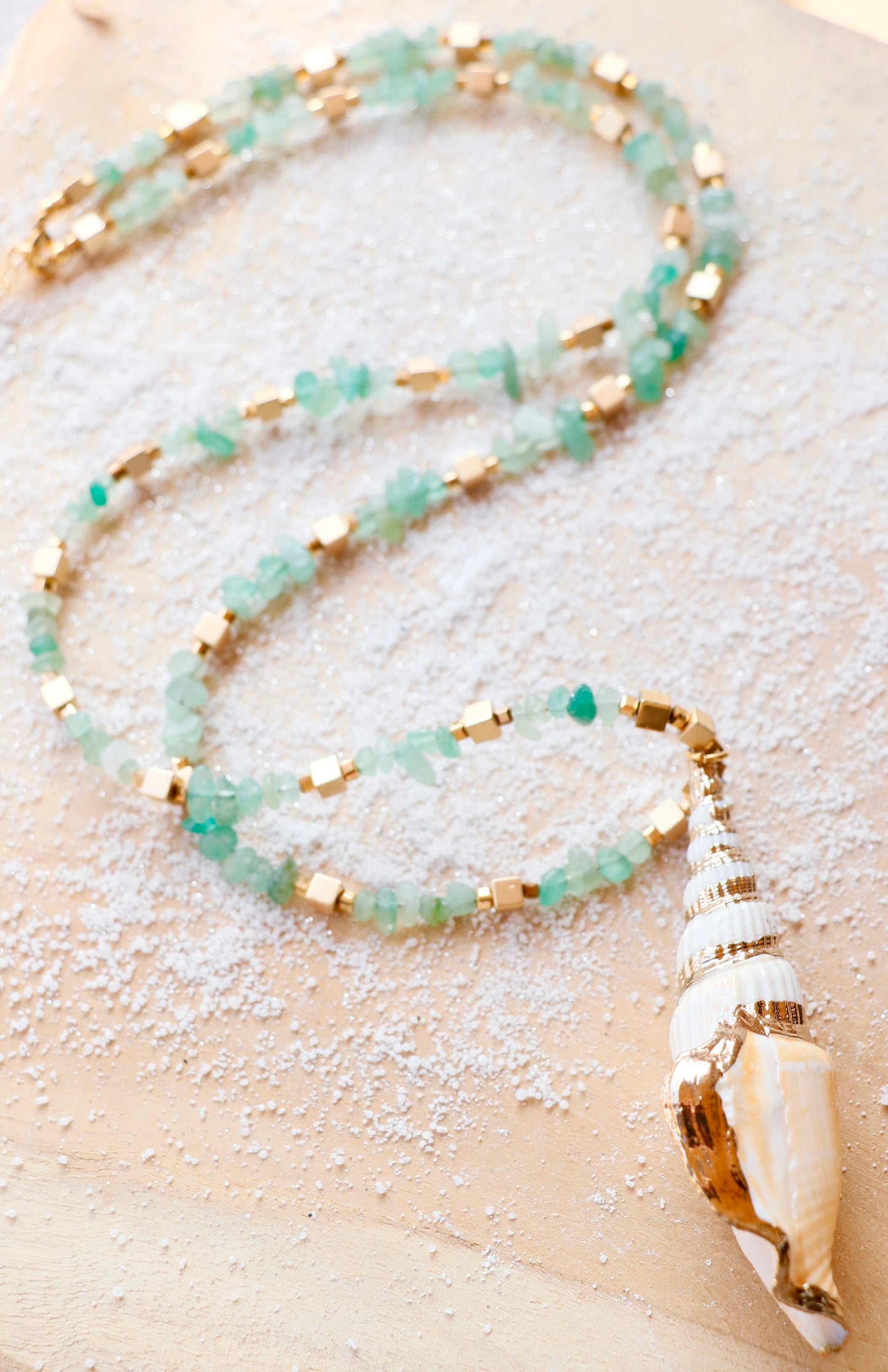 Sautoir SAMATA pendentif coquillage – Chance & Harmonie en Aventurine