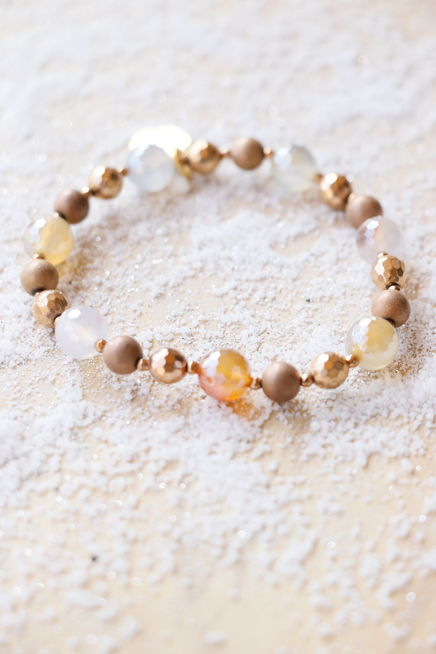 Bracelet SHANTI en Agate Mandarine – Stabilité & Sérénité
