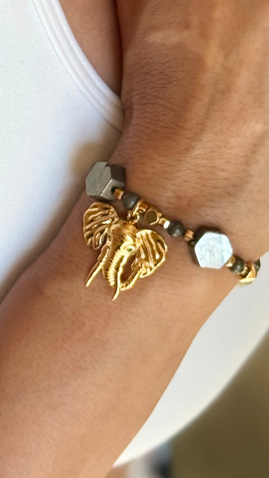 LUMEN — Bracelet en Pyrite Pendentif Éléphant | Abondance & Opportunités