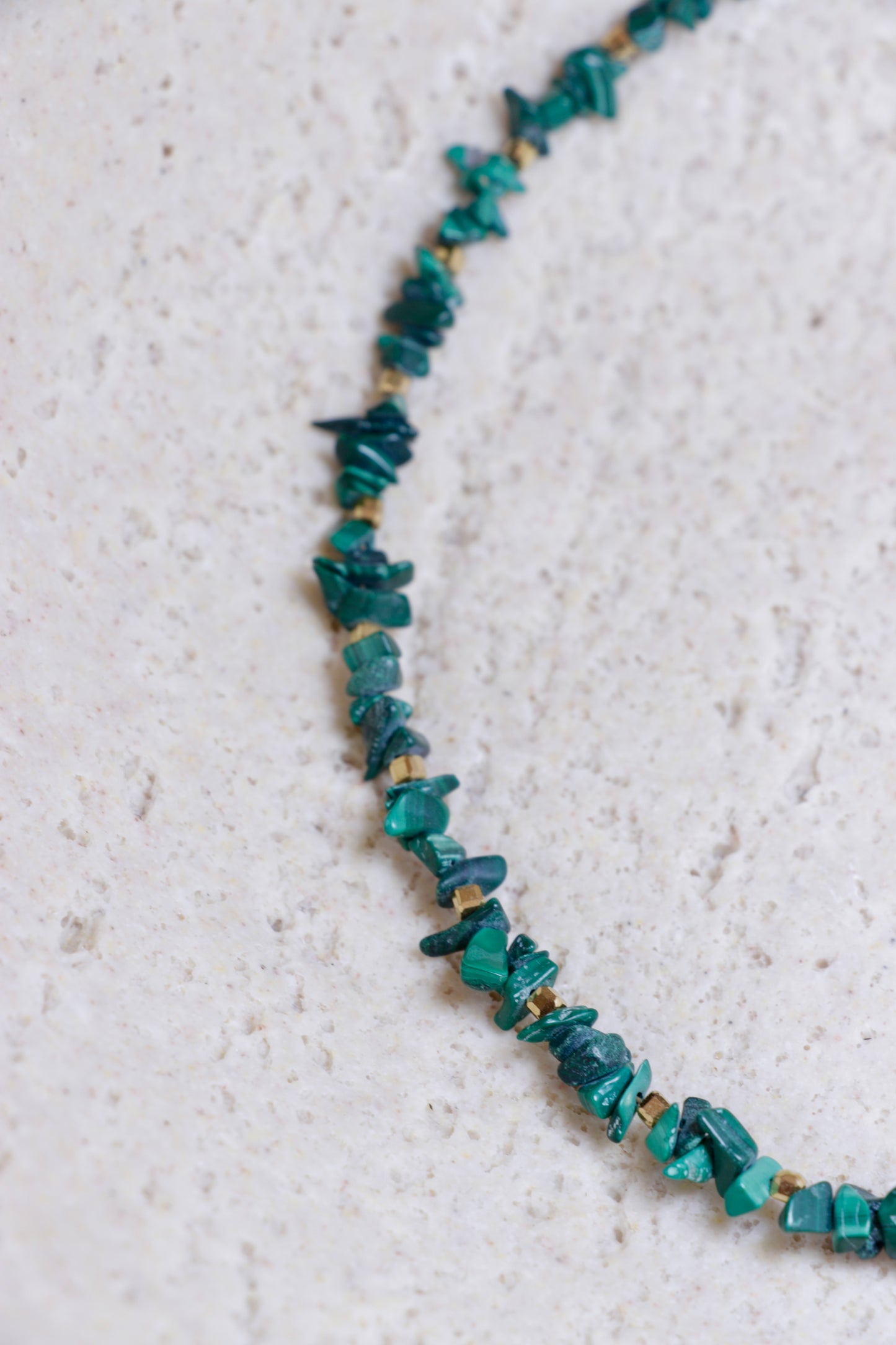 Collier Tour de cou PARIVARTANA en Malachite 🜂 Je traverse. Je transforme. Je deviens