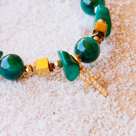Bracelet PARIVARTANA en Malachite pendentif croix égyptienne – Transformation & Guérison du Corps