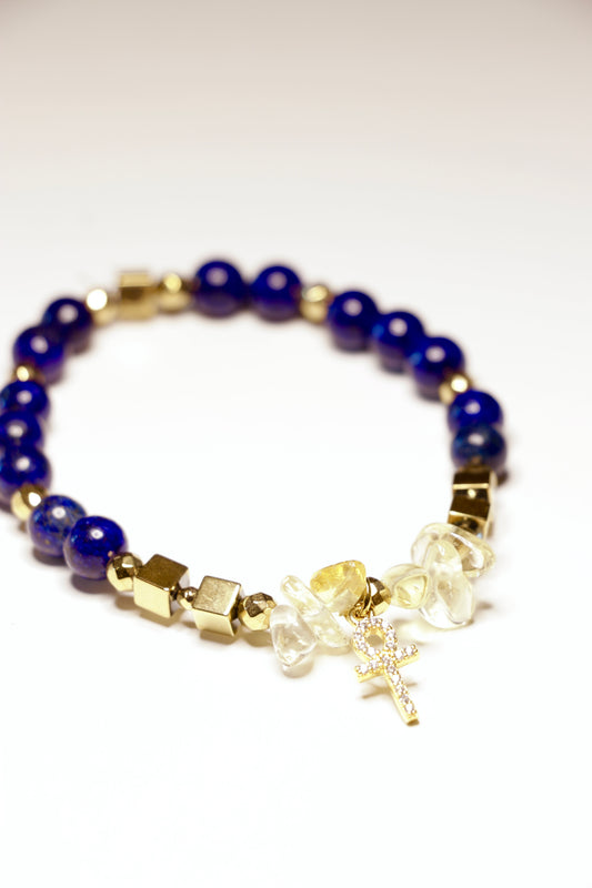 Bracelet SATYA en Lapis Lazuli pendentif  croix égyptienne ✧ ︎ Je parle avec calme et confiance