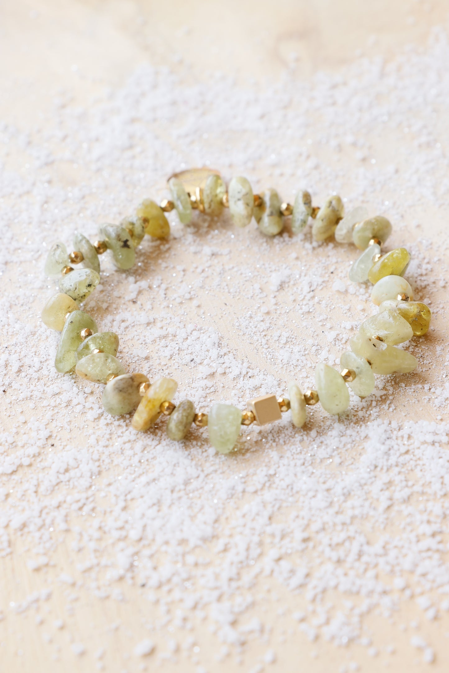 Bracelet positive énergie UTTHANA Renouveau & Équilibre Émotionnel en grenat vert