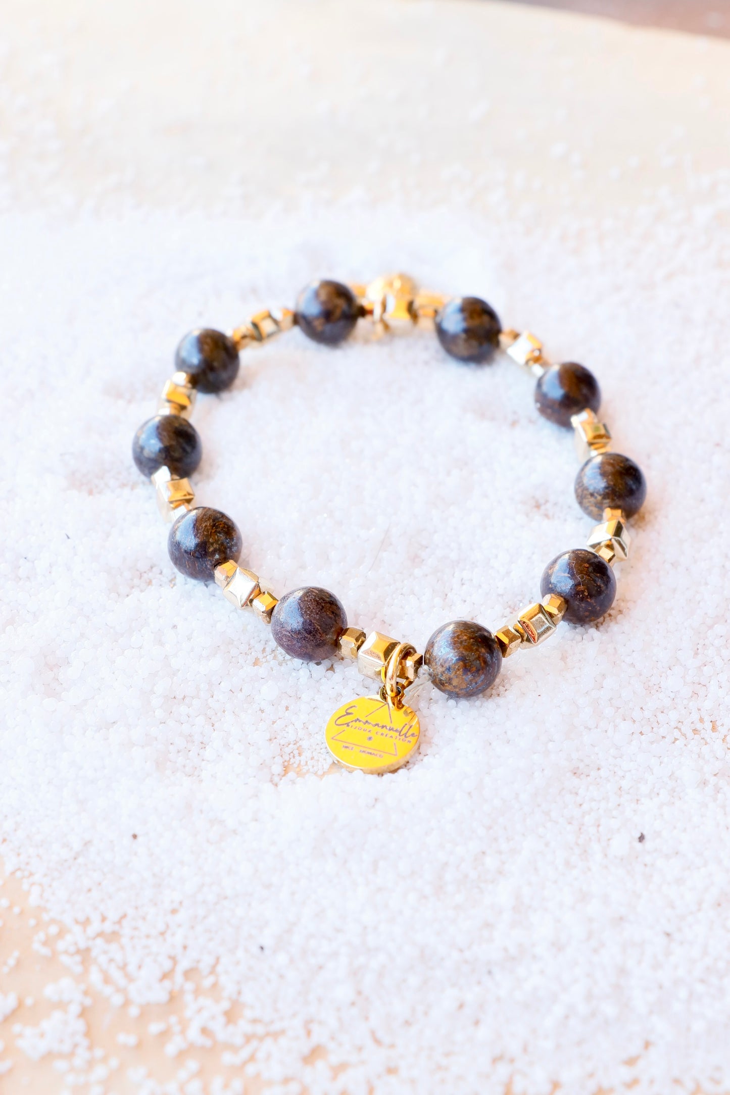 Bracelet pendentif scarabée ailé SADHANA – Protection & Stabilité en Bronzite