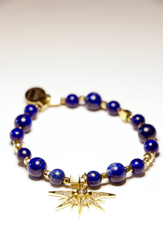 Bracelet SATYA en Lapis Lazuli pendentif demi soleil ✧︎ Je parle avec calme et confiance