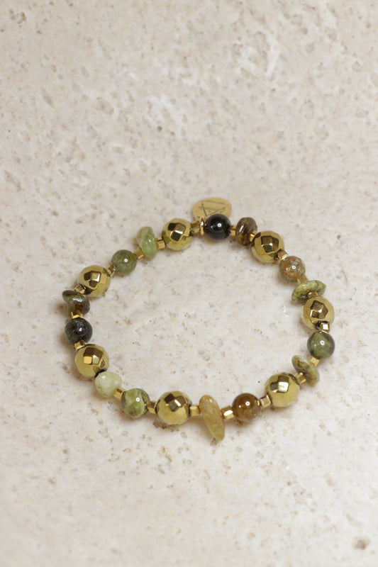 Bracelet UTTHĀNA en Grenat vert 🜃 Je m’autorise à vouloir plus sans me juger