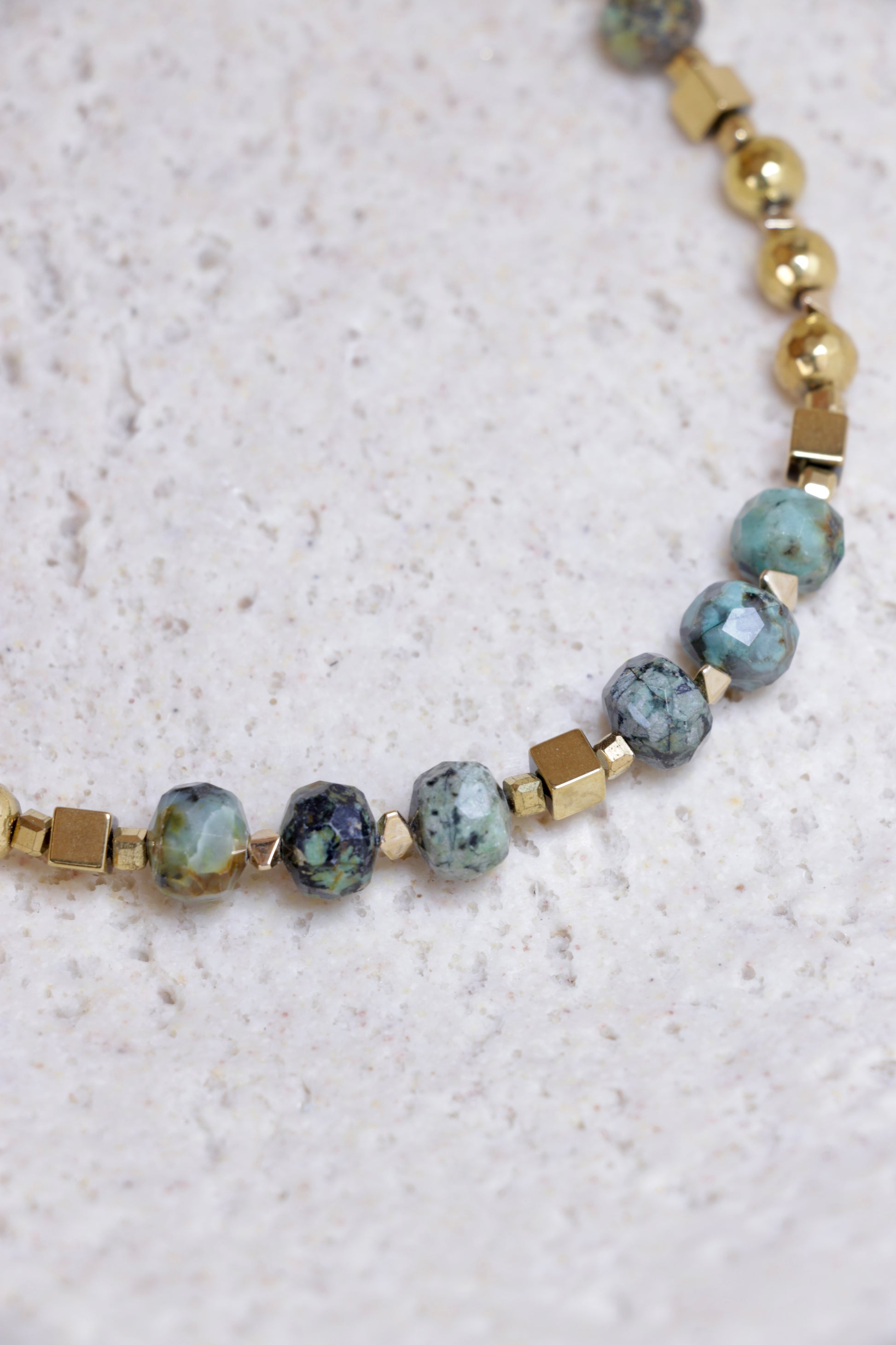 Collier Tour de Cou en Turquoise — Emmanuelle Bijoux