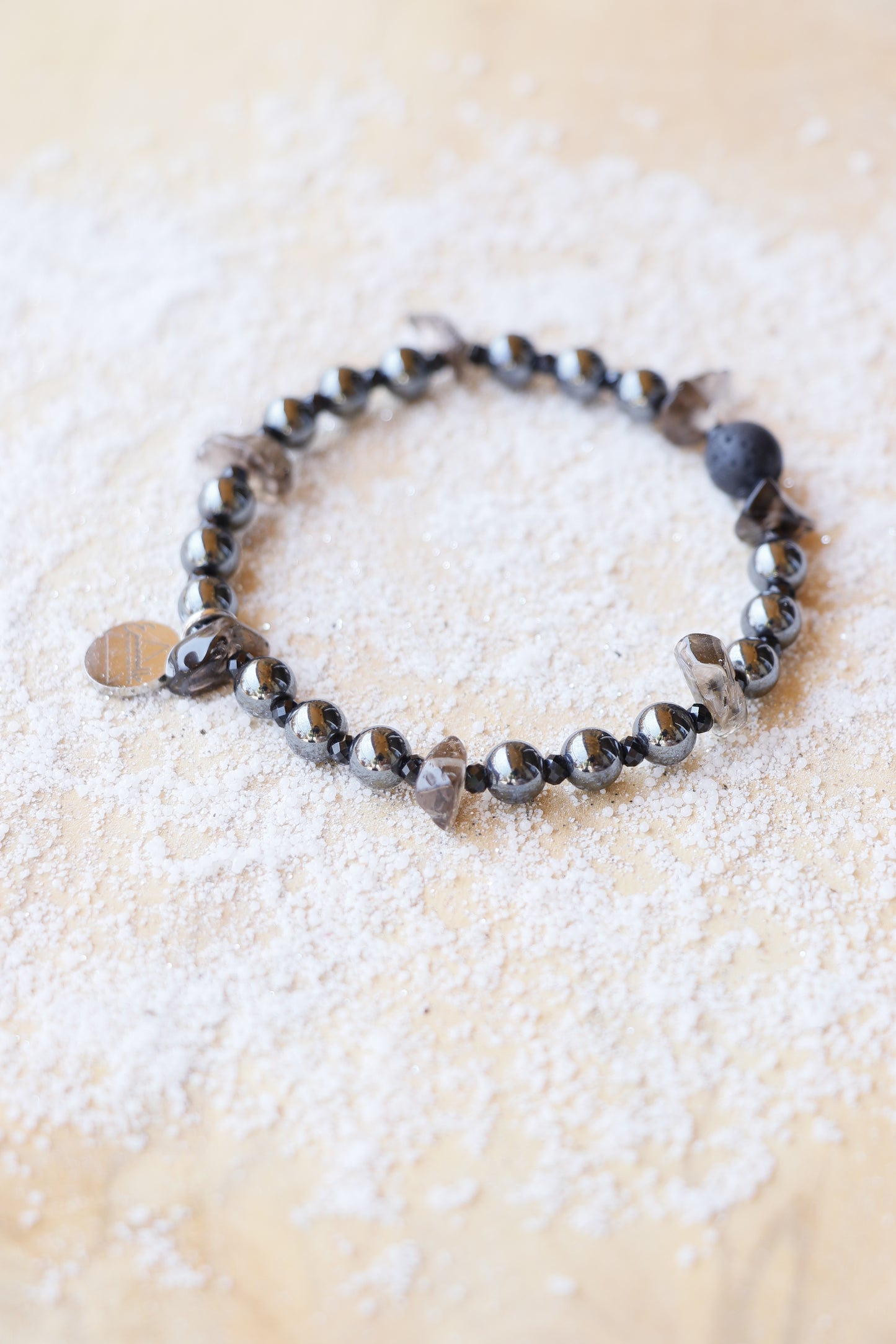 Bracelet KSHANTI en Quartz Fumé – Clarté intérieure & Ancrage émotionnel