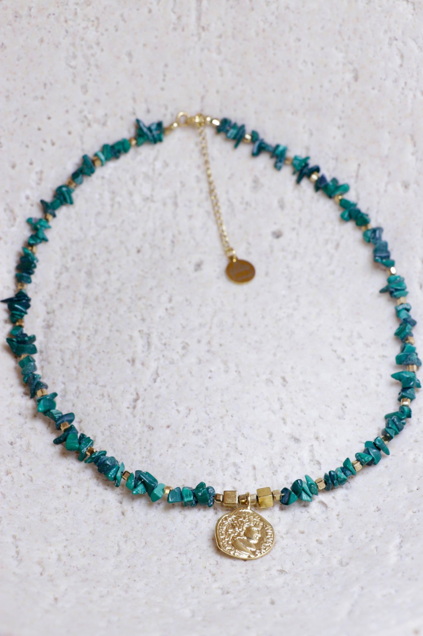 Collier Tour de cou PARIVARTANA en Malachite 🜂 Je traverse. Je transforme. Je deviens