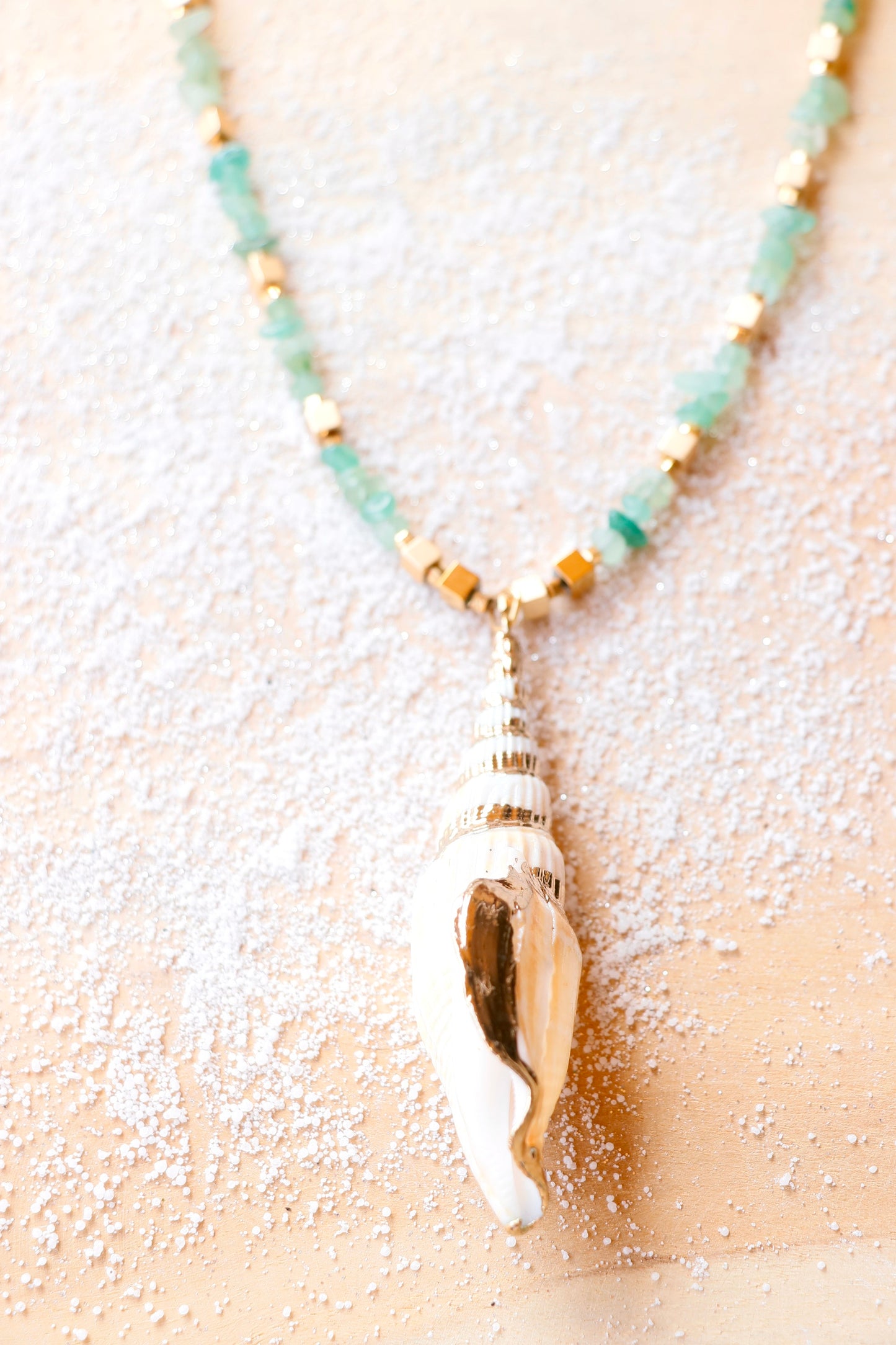 Sautoir SAMATA pendentif coquillage – Chance & Harmonie en Aventurine
