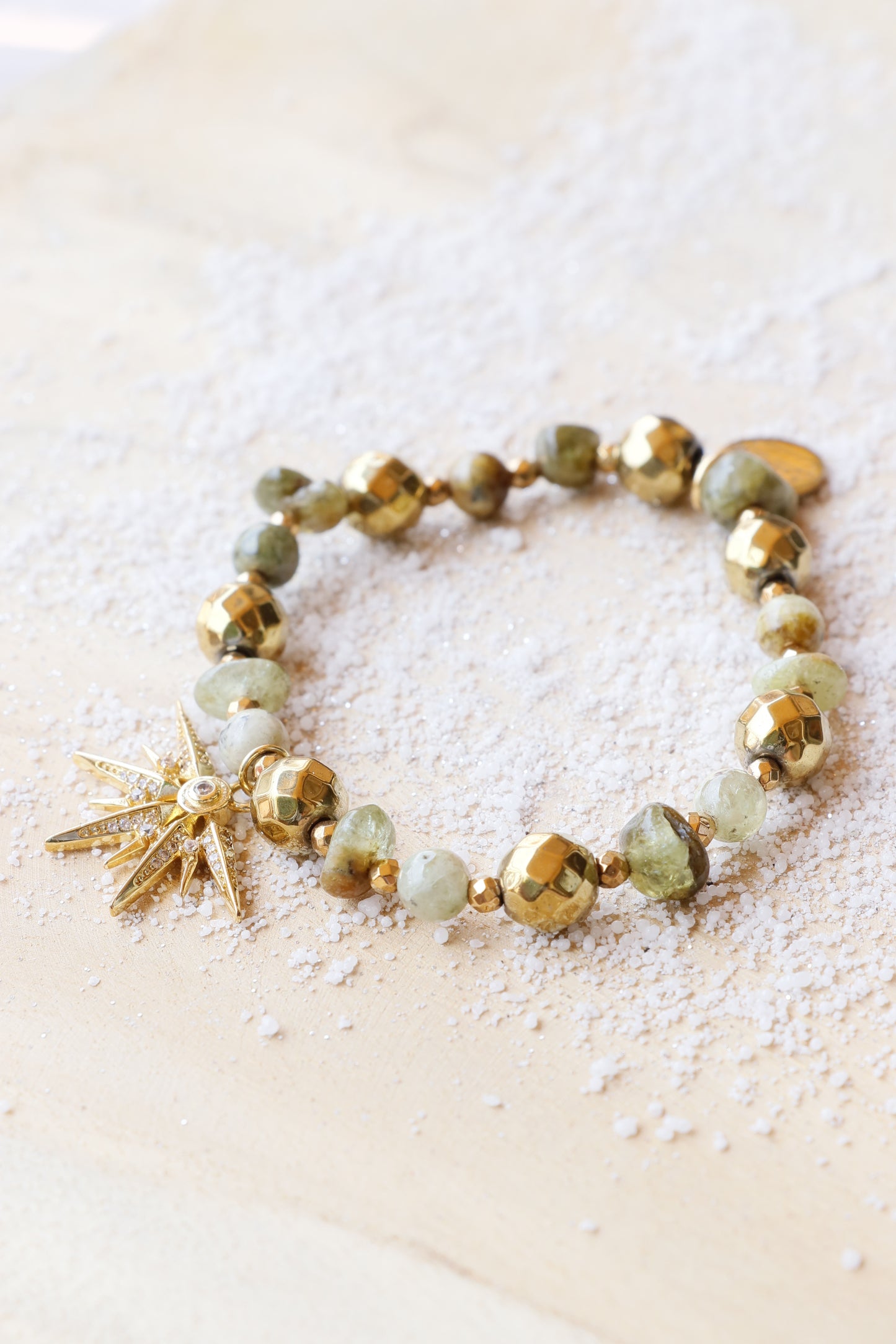 Bracelet UTTHANA Renouveau & Équilibre Émotionnel en grenat vert