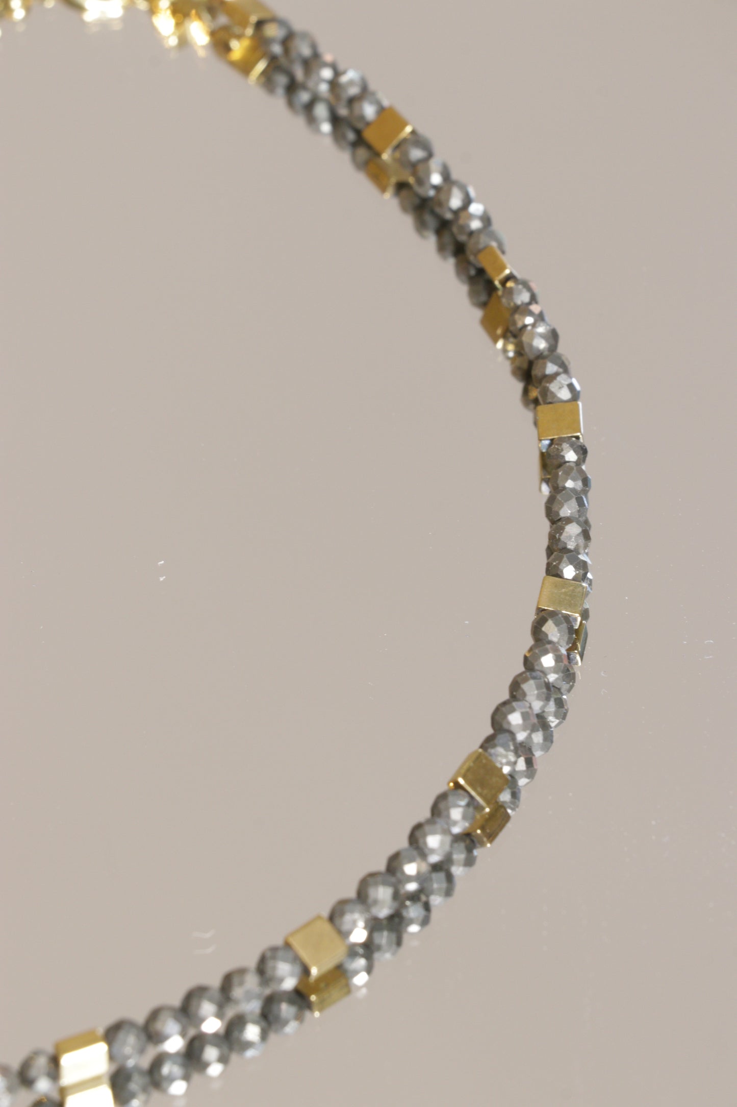 Collier tour de cou VIBHUTI en Pyrite pendentif étoile – Force Intérieure & Rayonnement Personnel