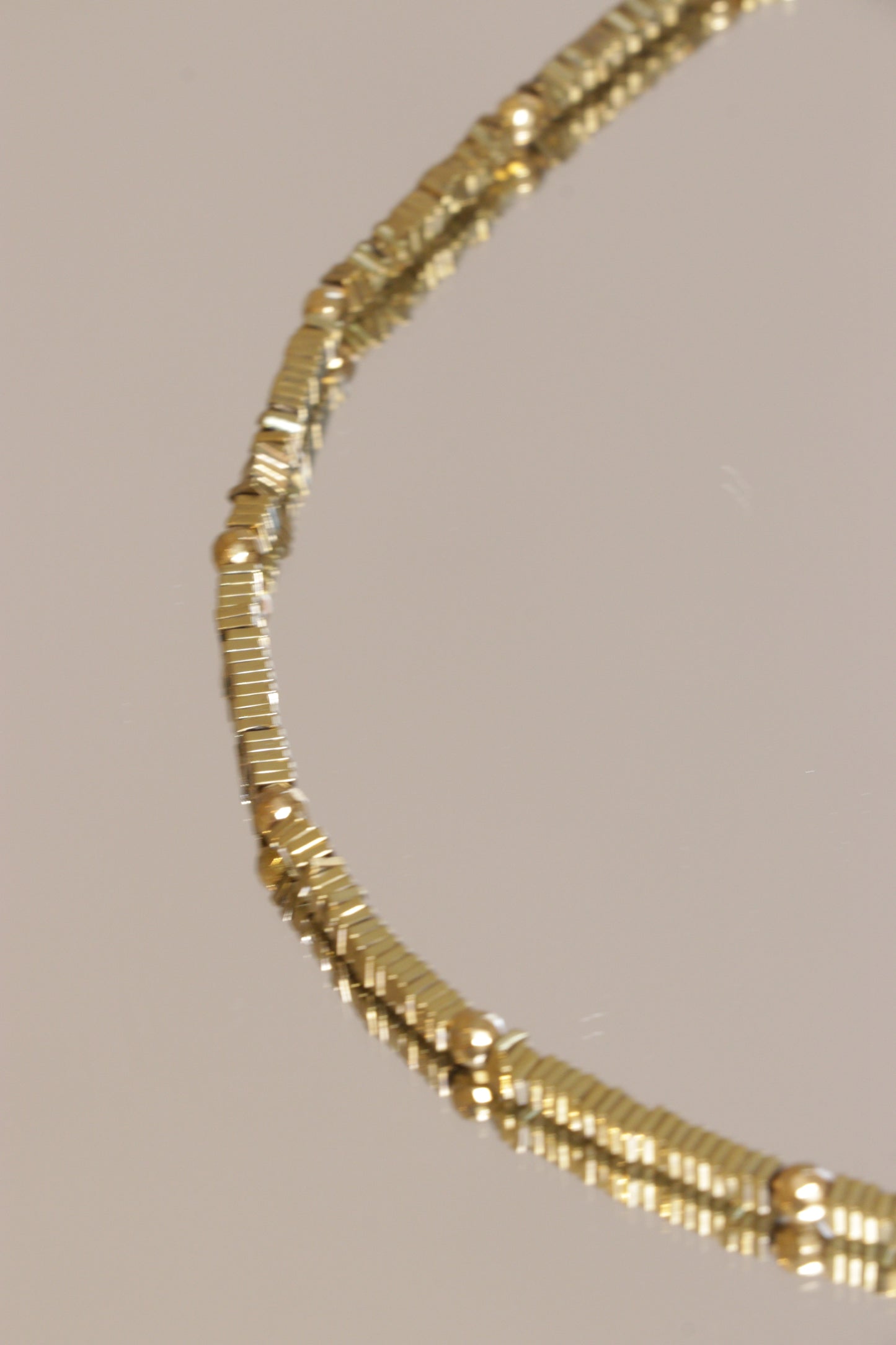 Collier tour de cou VIBHUTI en Pyrite pendentif étoile – Force Intérieure & Rayonnement Personnel