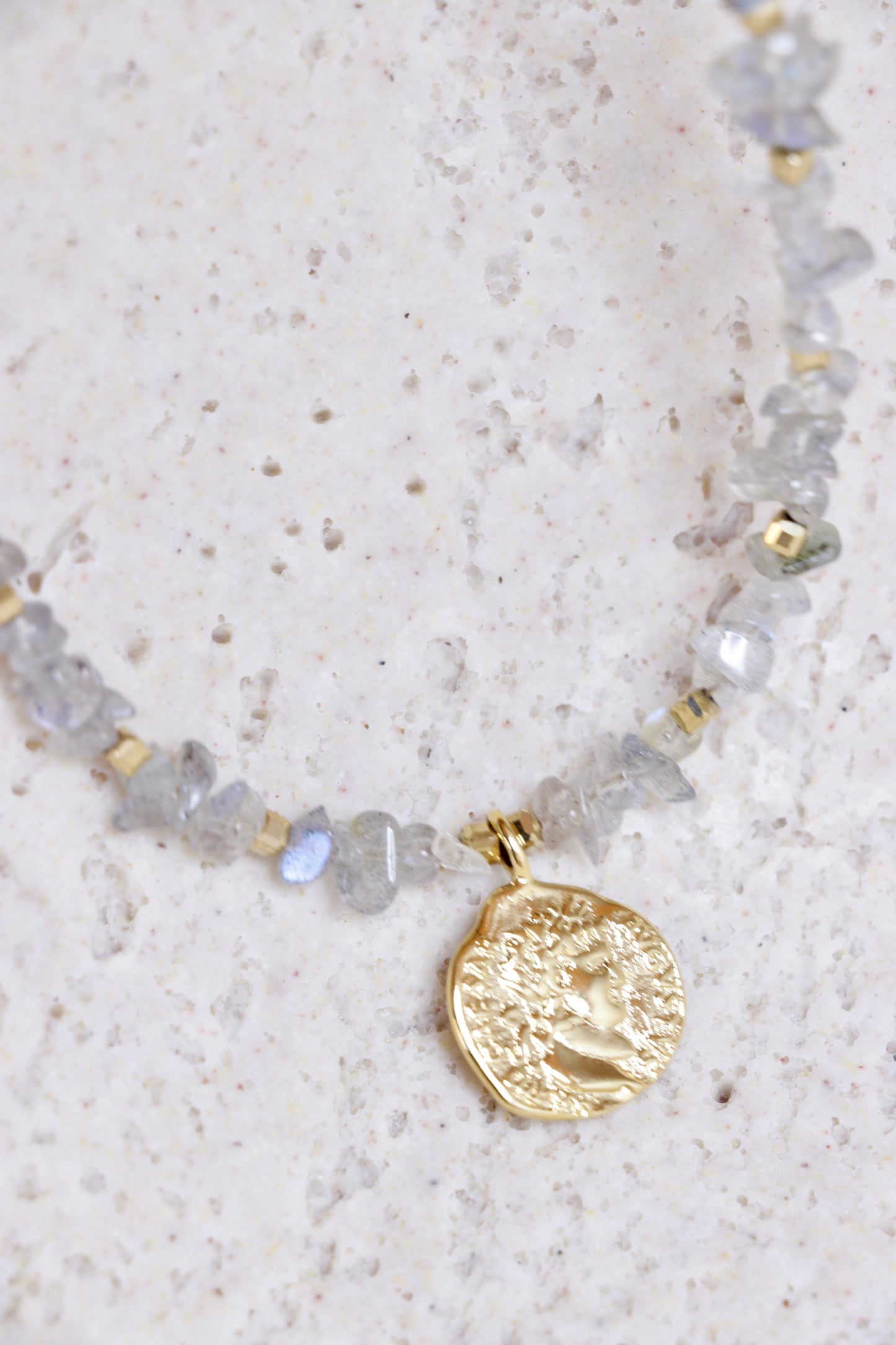 Collier protection énergie KSHAMA en labradorite – bijou fait main en France – Emmanuelle Bijoux Création
