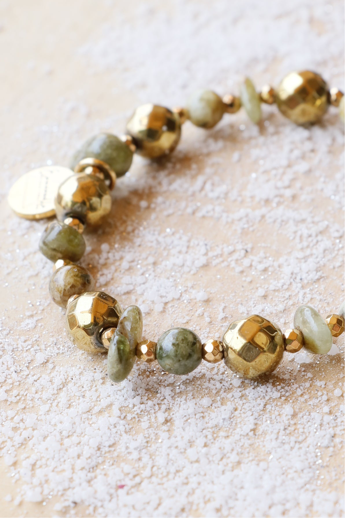 Bracelet UTTHANA Renouveau & Équilibre Émotionnel en grenat vert